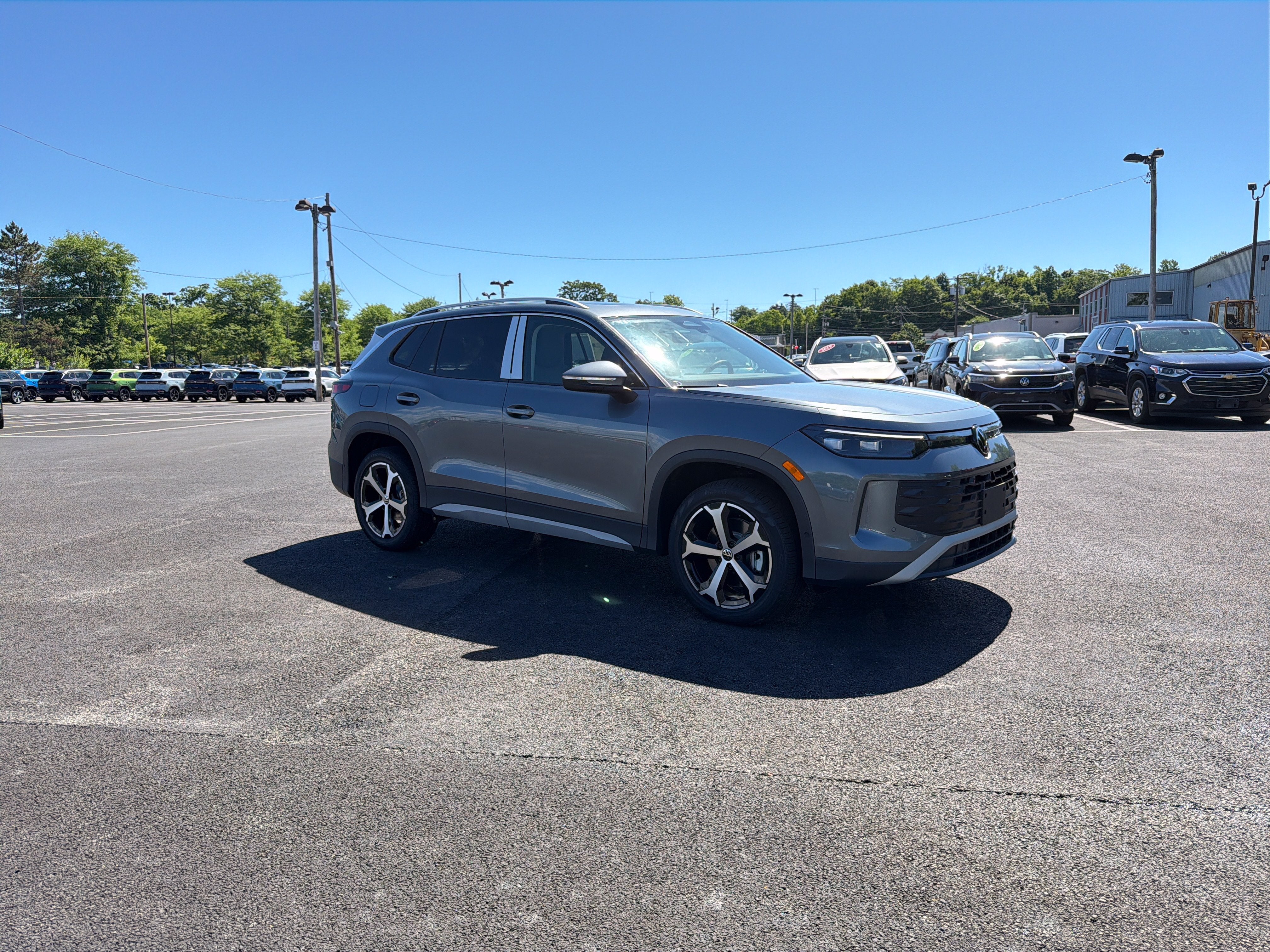 2026 Volkswagen Tiguan 2.0T SE