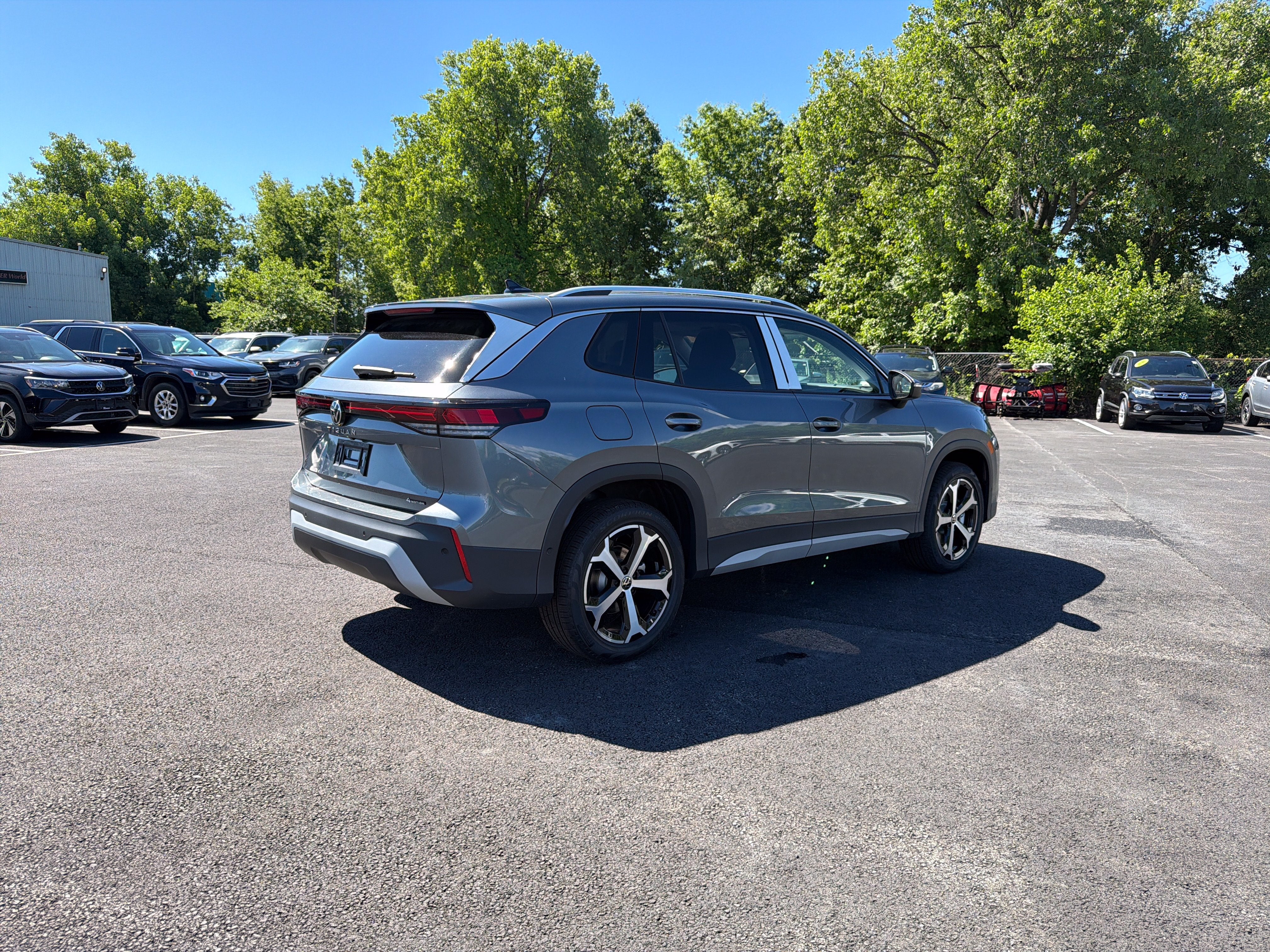 2026 Volkswagen Tiguan 2.0T SE