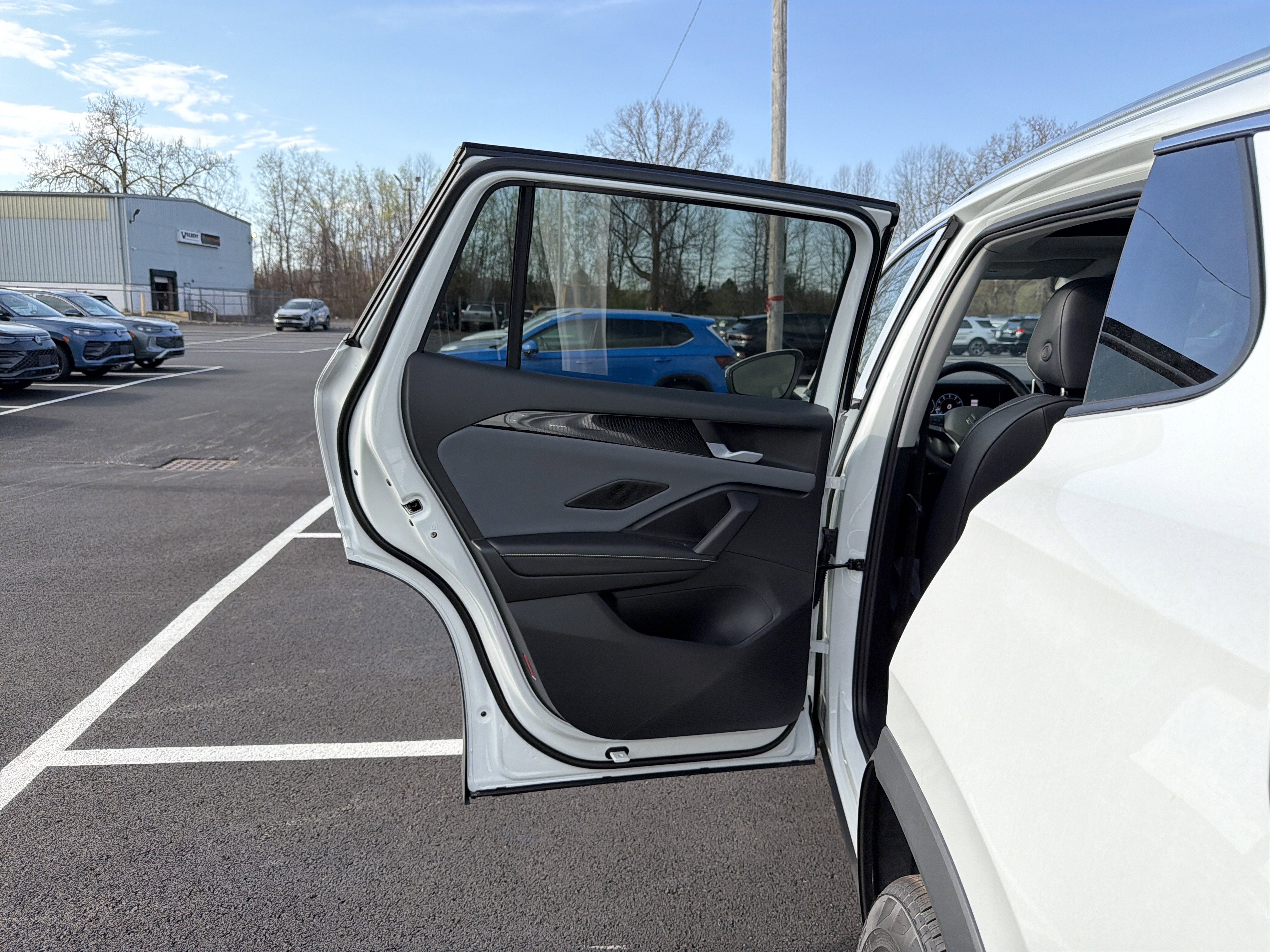 2026 Volkswagen Tiguan 2.0T SE