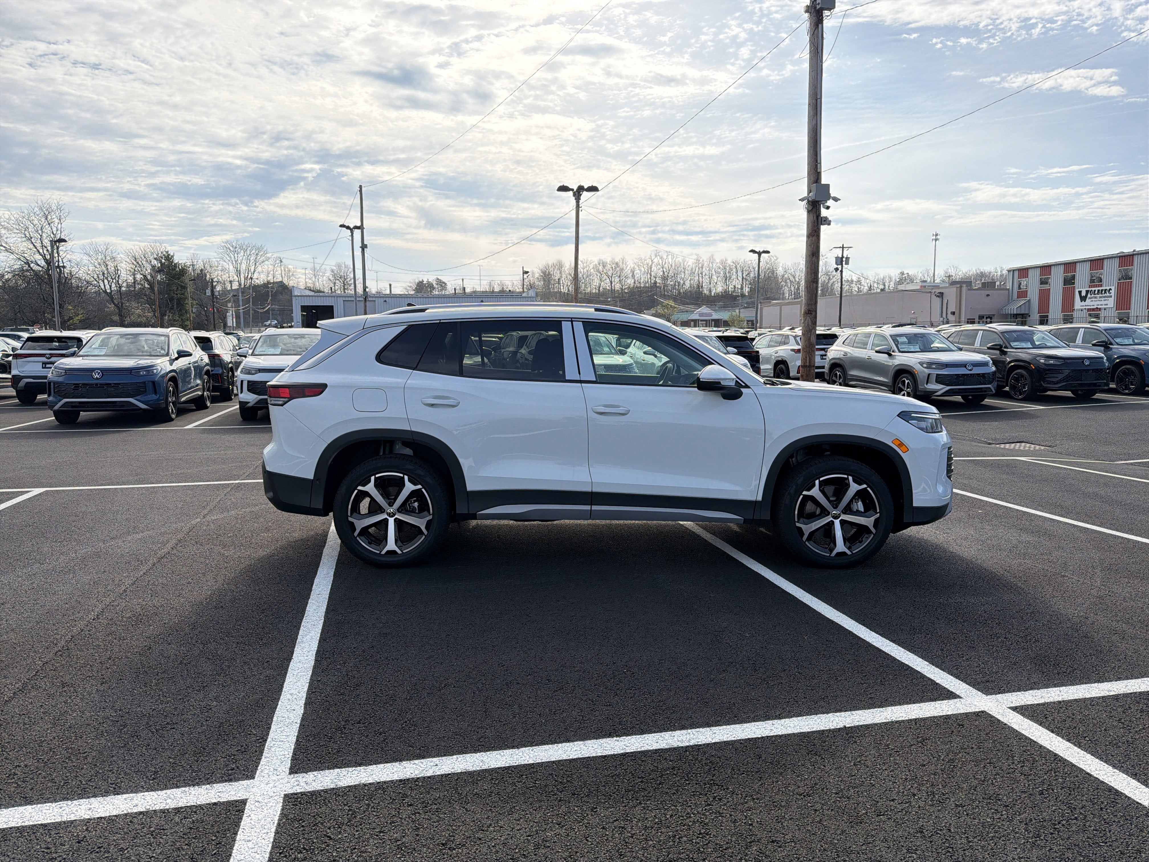 2026 Volkswagen Tiguan 2.0T SE