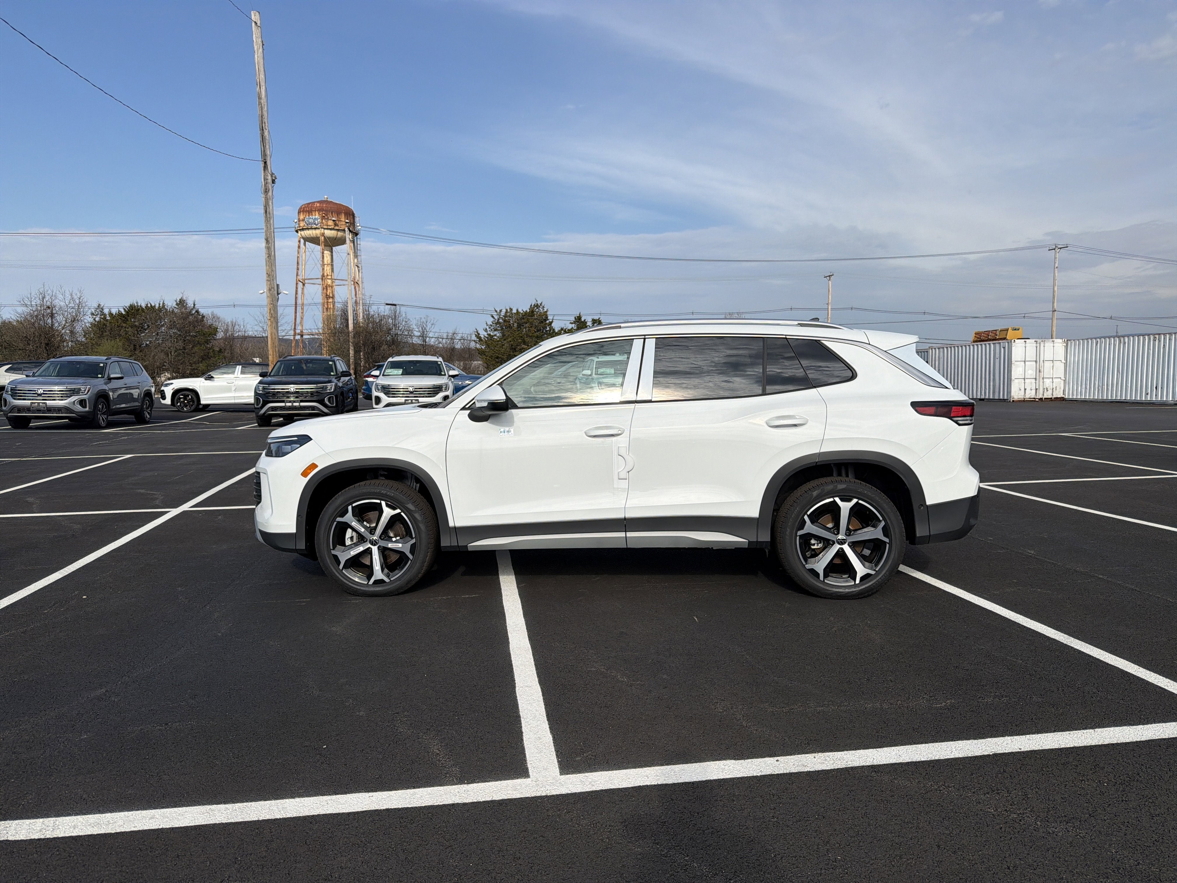 2026 Volkswagen Tiguan 2.0T SE