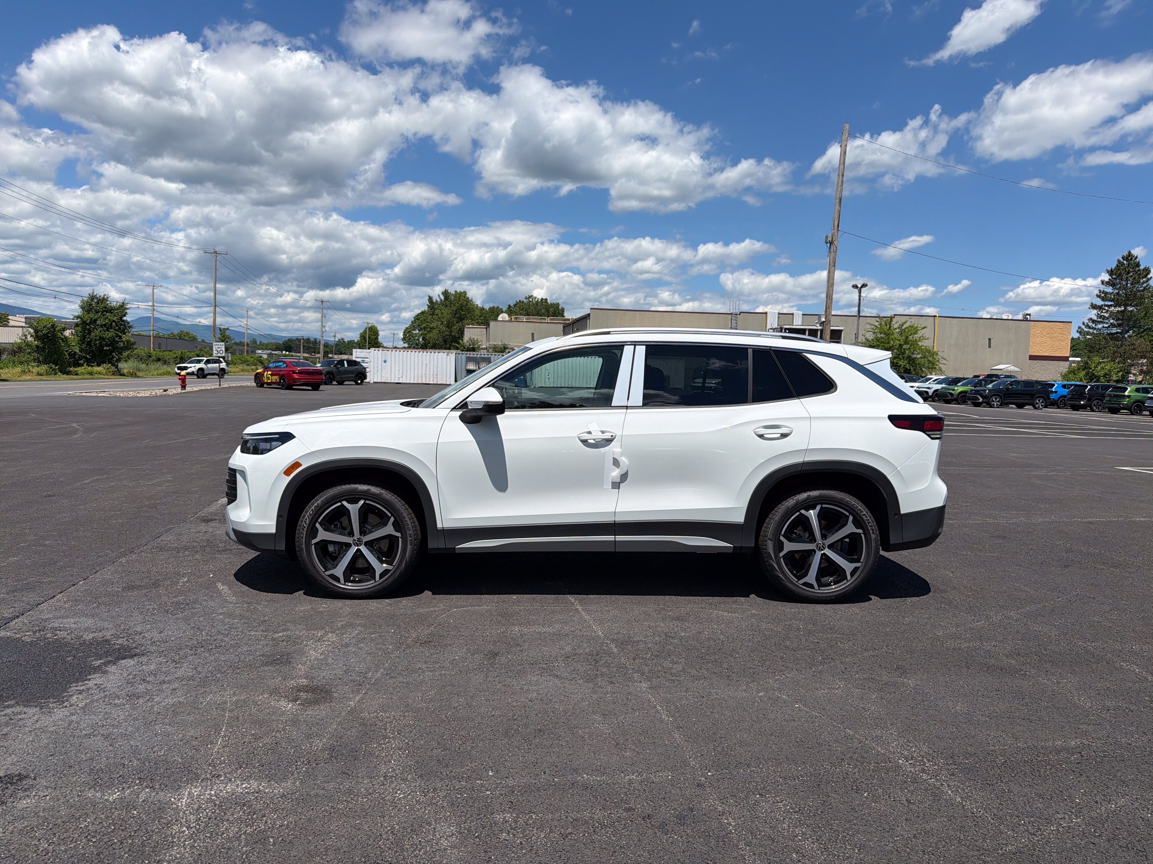 2026 Volkswagen Tiguan 2.0T SE