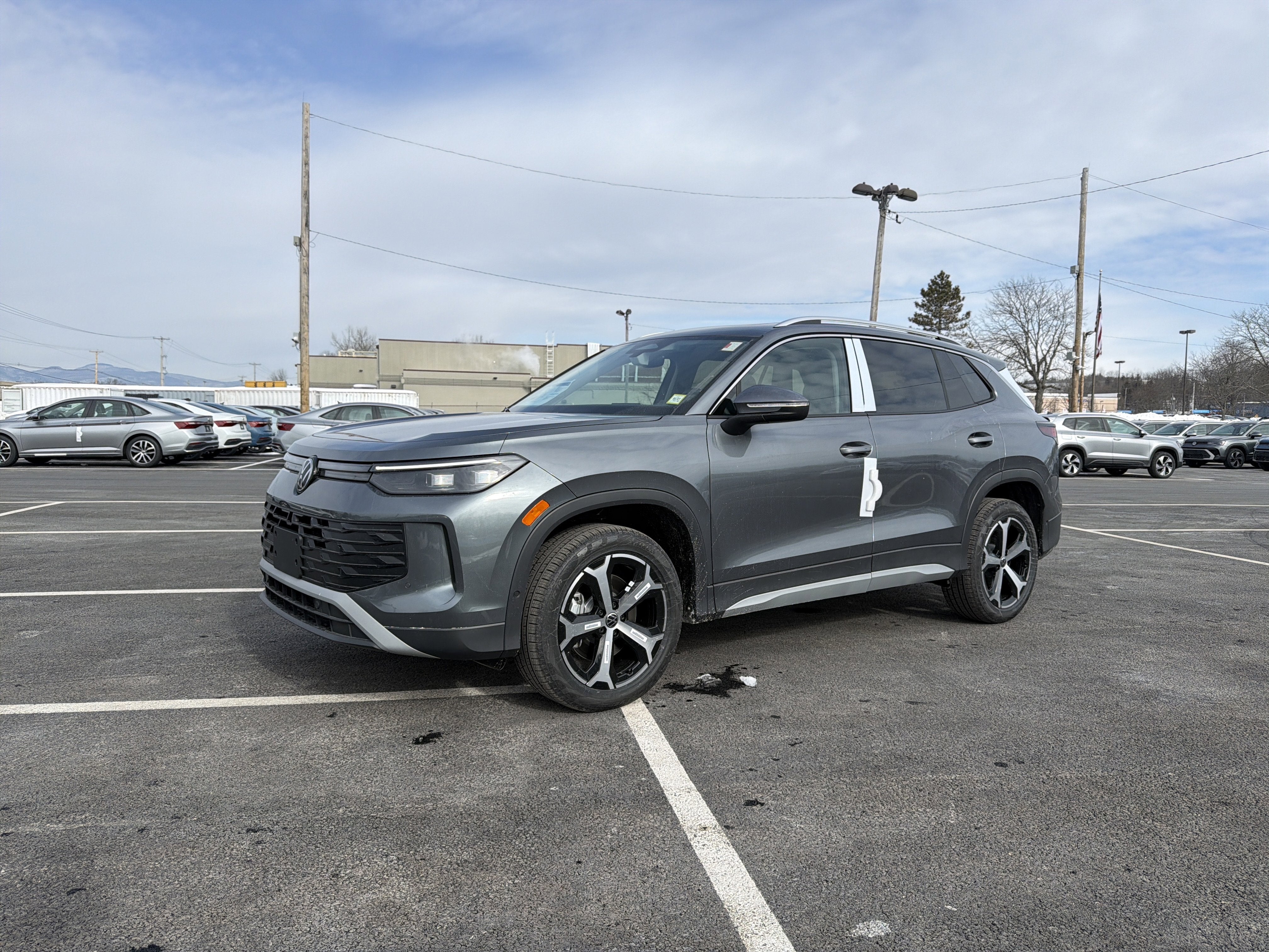 2026 Volkswagen Tiguan 2.0T SE