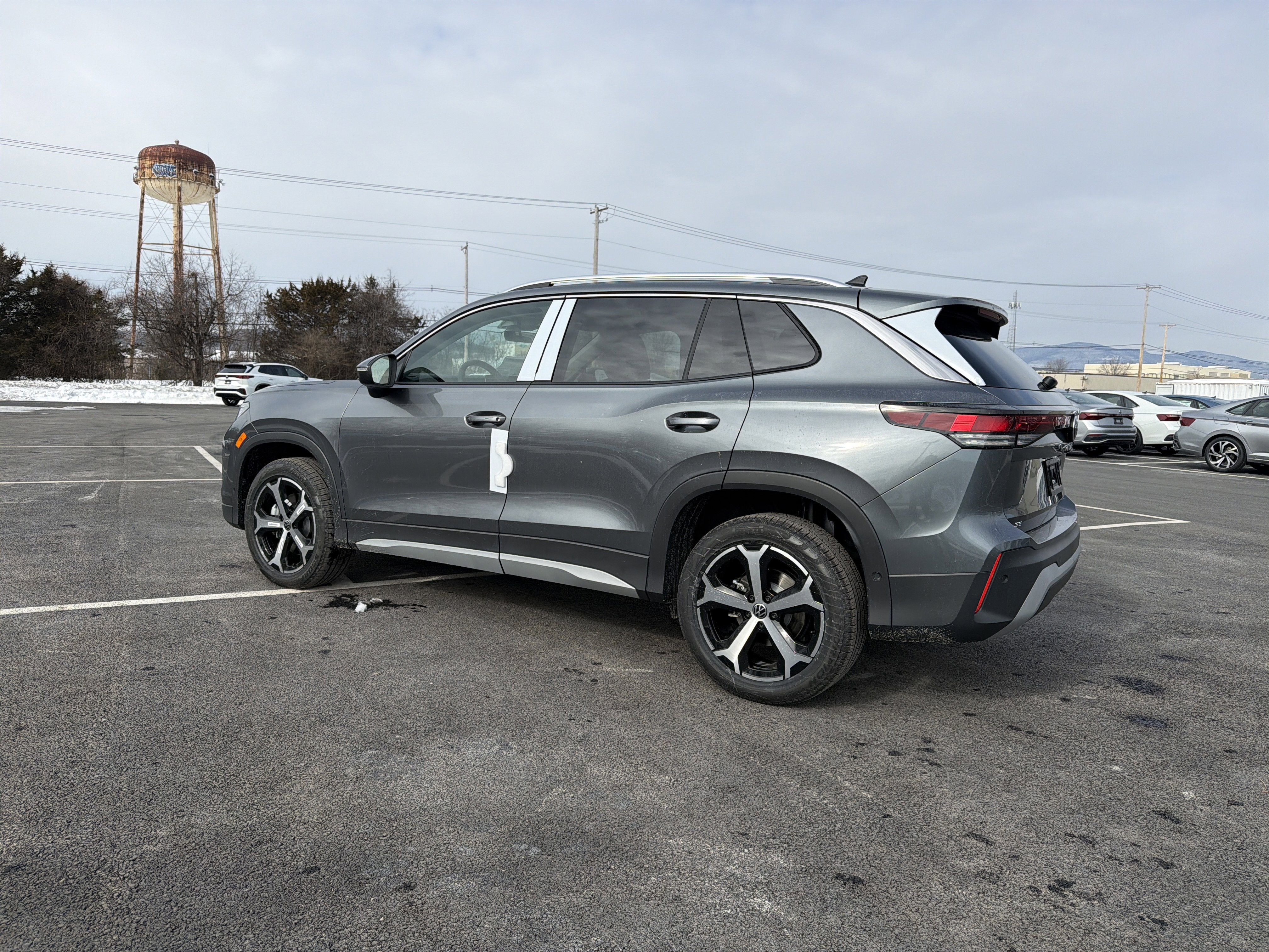 2026 Volkswagen Tiguan 2.0T SE