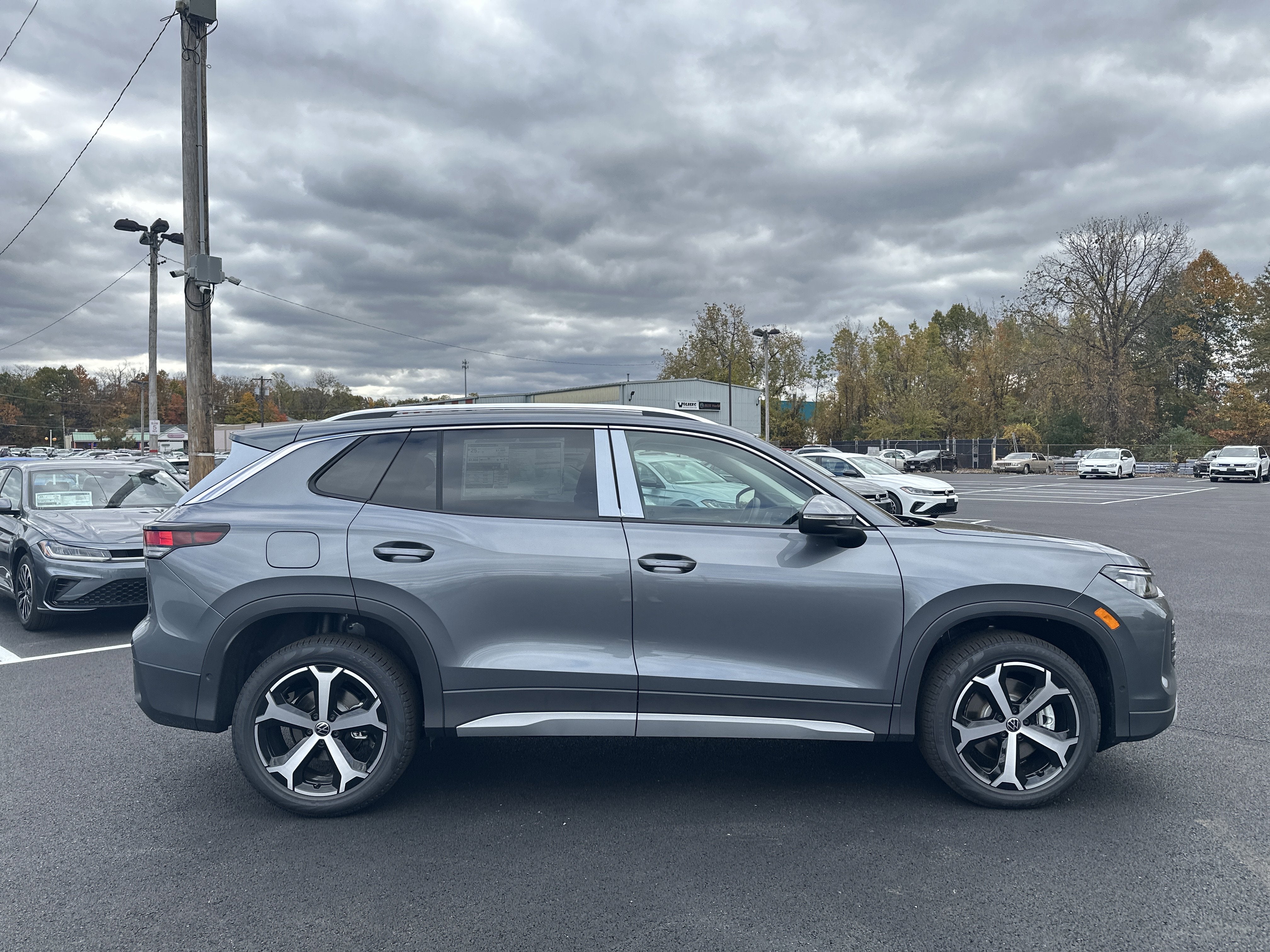 2026 Volkswagen Tiguan 2.0T SE