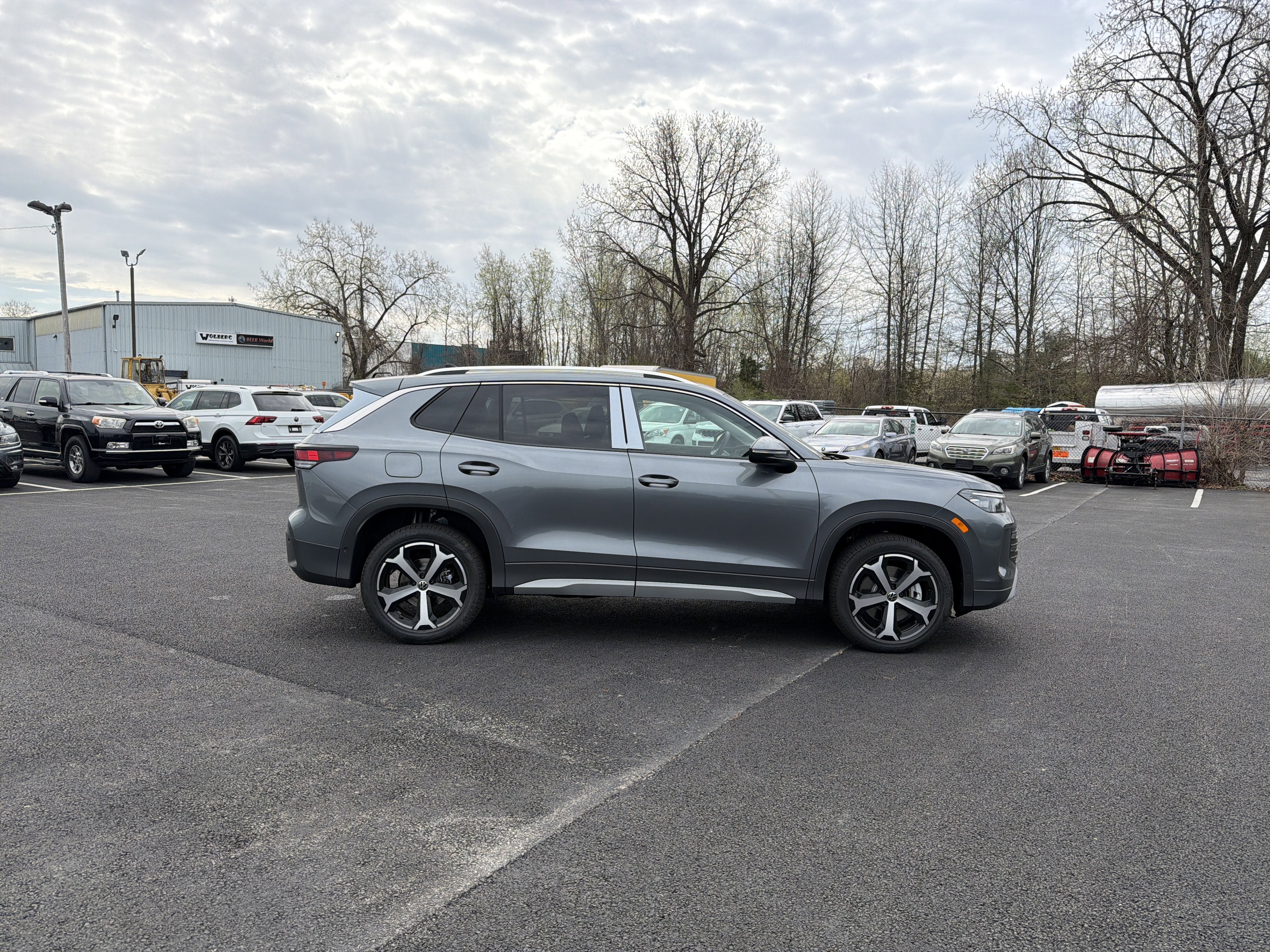 2026 Volkswagen Tiguan 2.0T SE