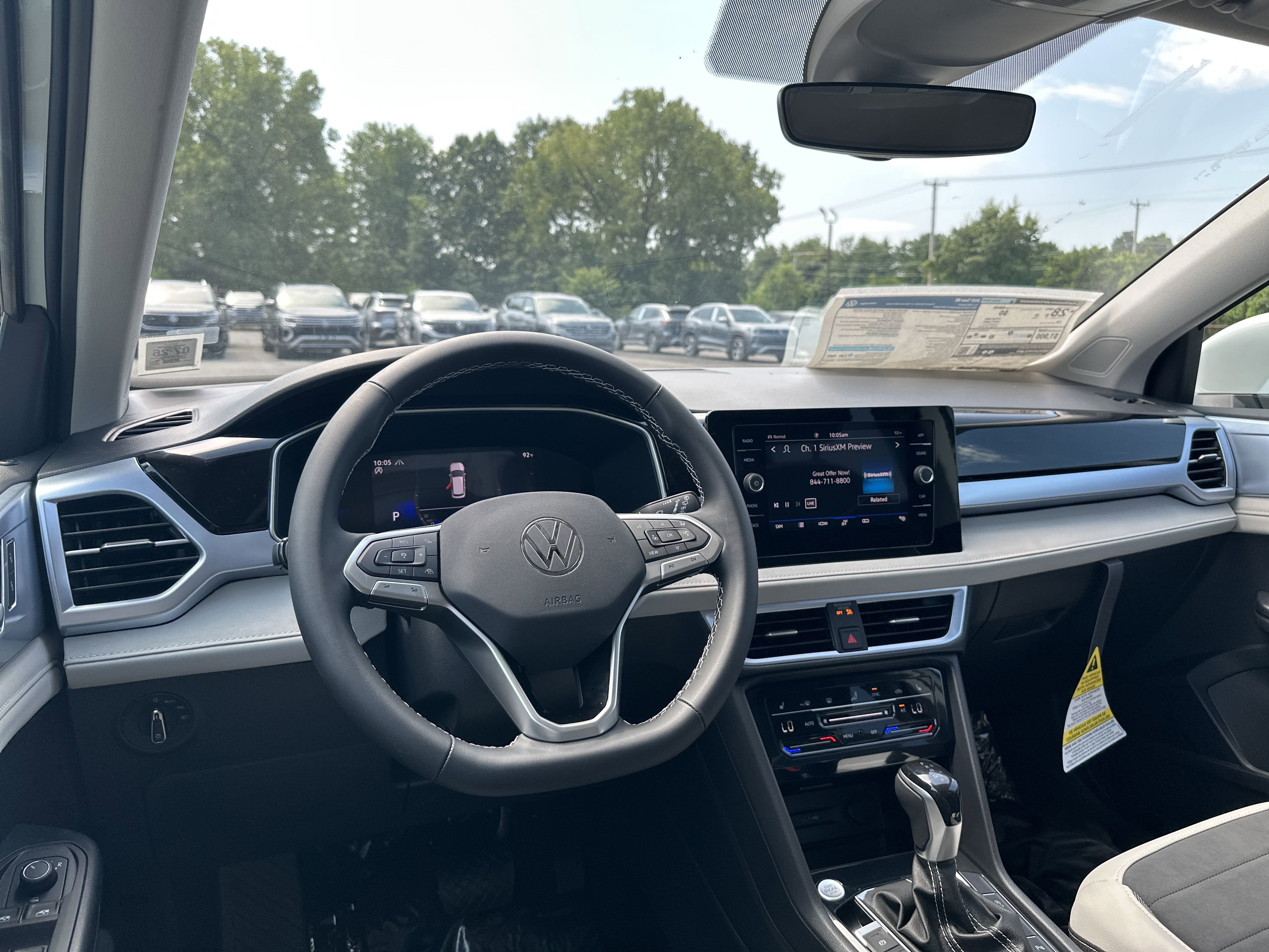 2025 Volkswagen Taos 1.5T SE