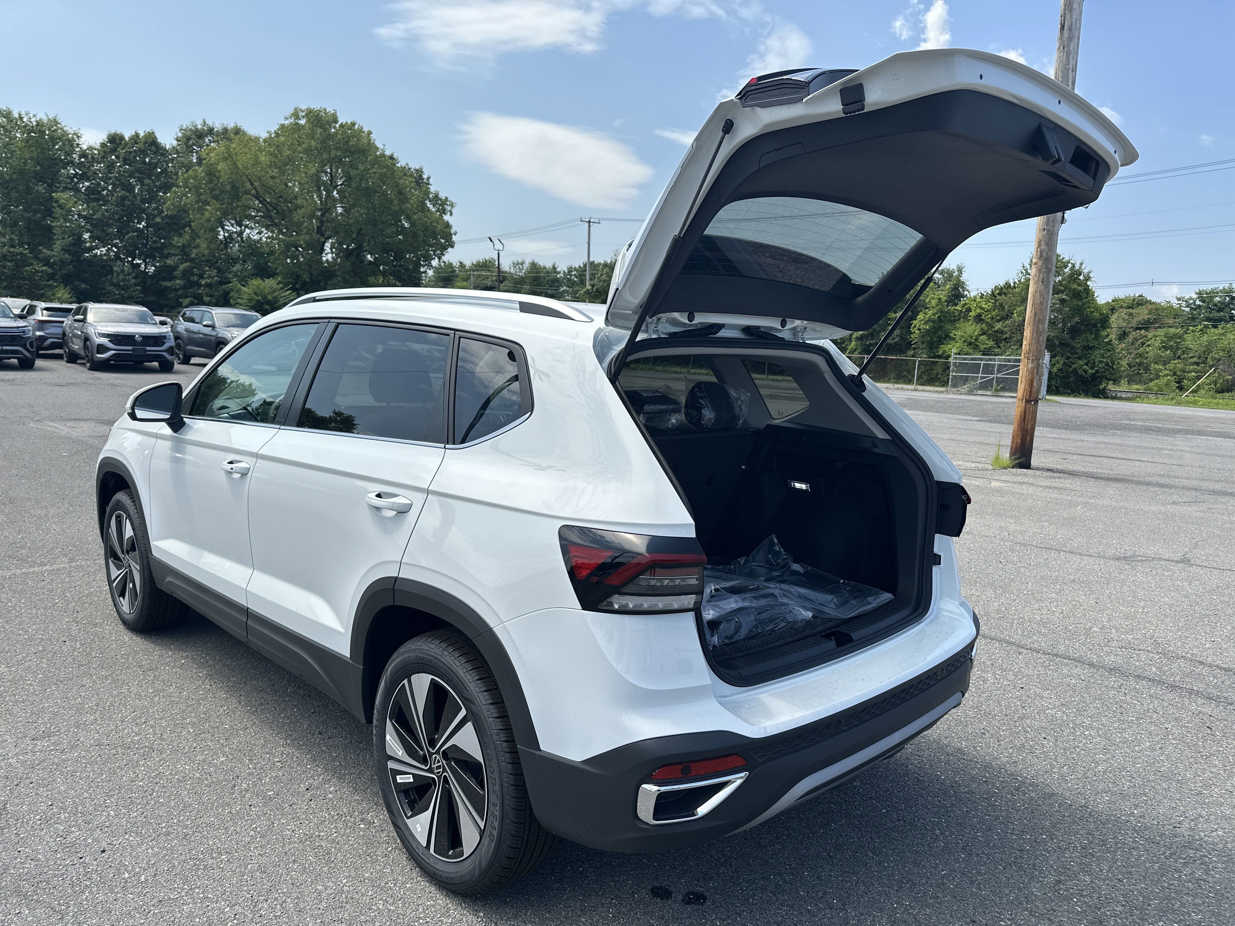 2025 Volkswagen Taos 1.5T SE