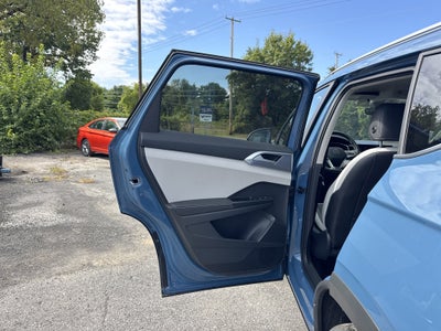 2025 Volkswagen Taos 1.5T SE