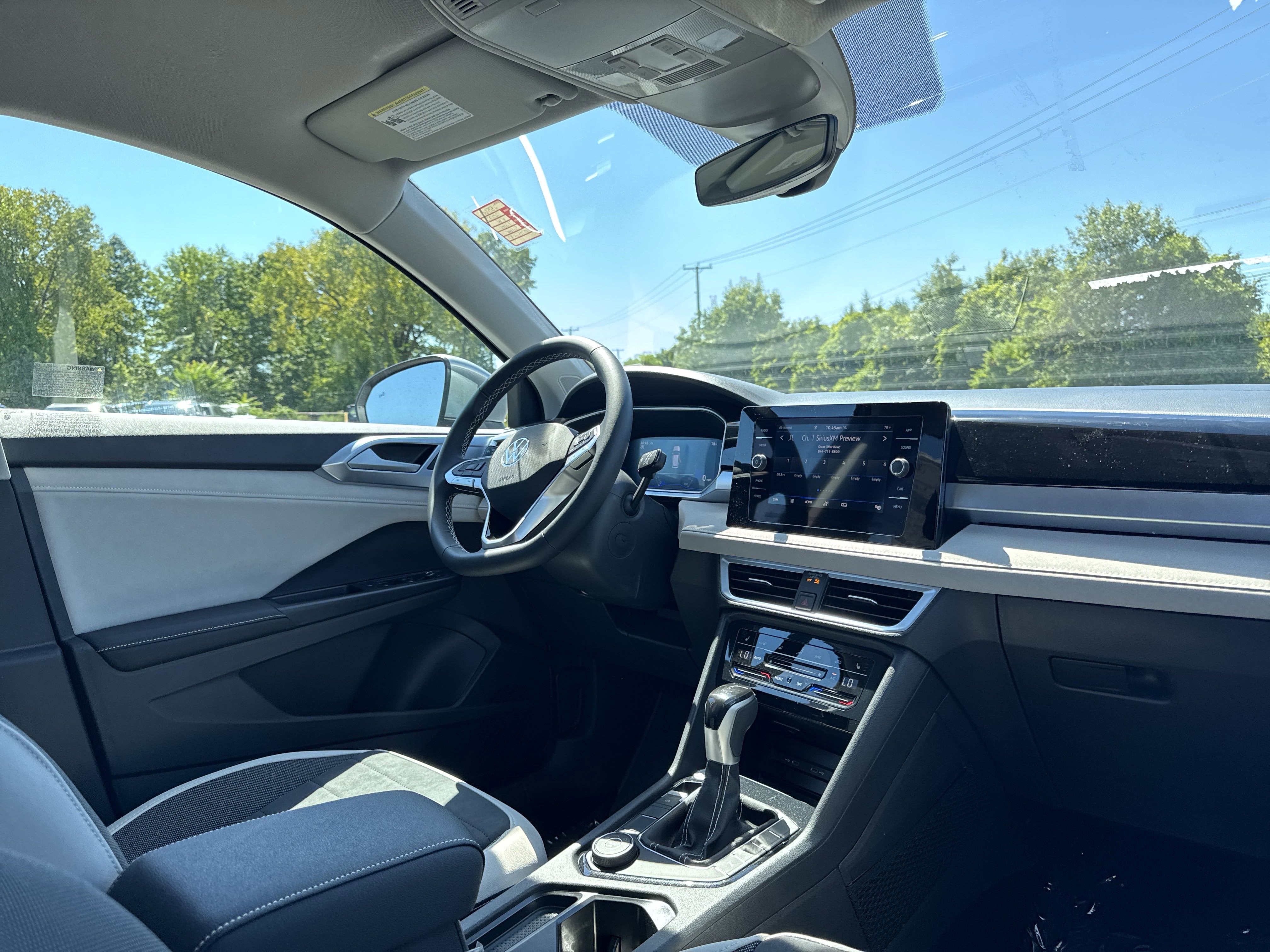 2025 Volkswagen Taos 1.5T SE