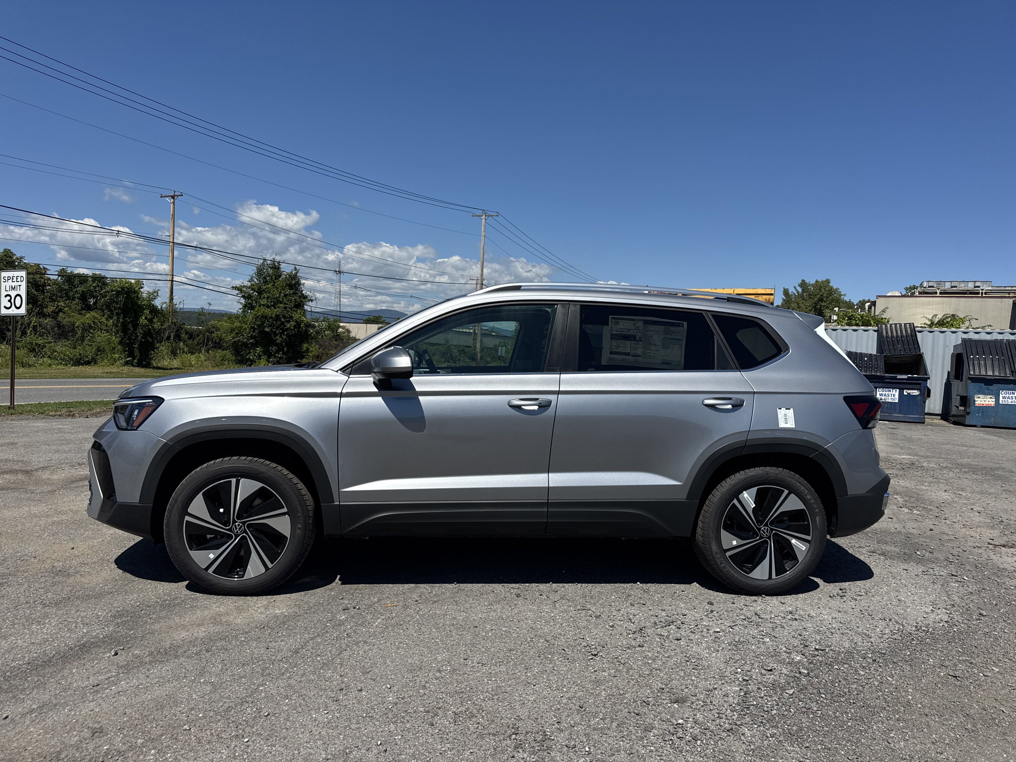 2025 Volkswagen Taos 1.5T SE