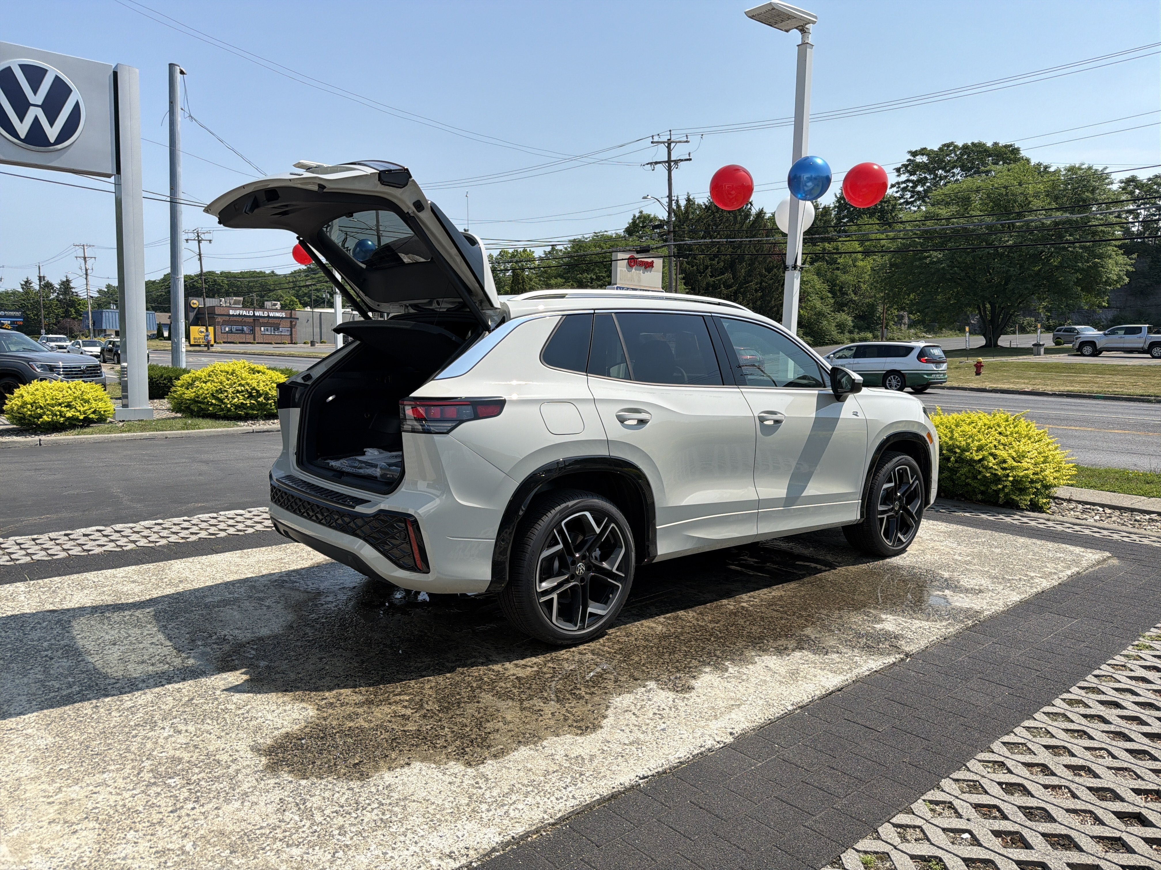 2026 Volkswagen Tiguan 2.0T SEL
