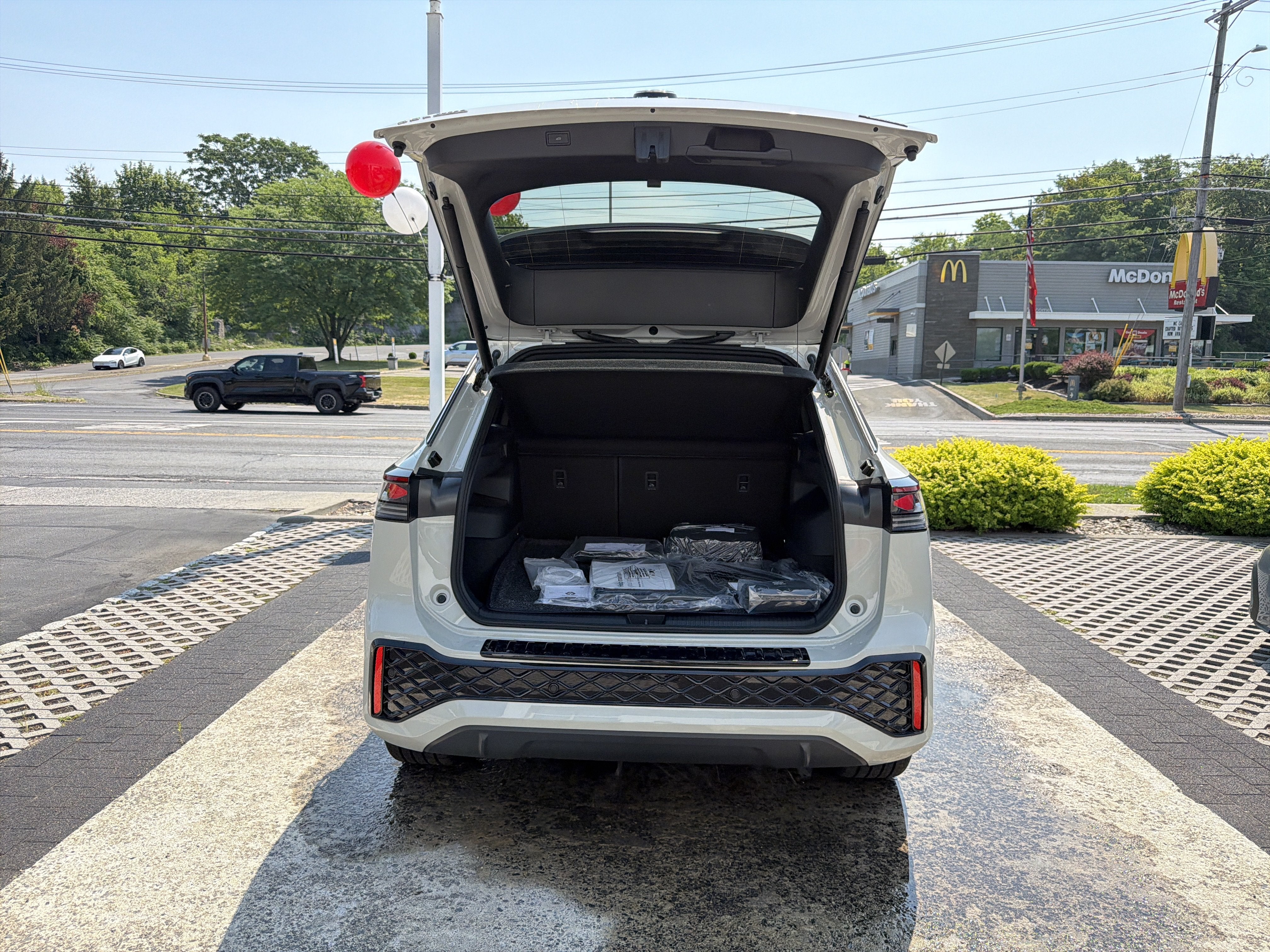 2026 Volkswagen Tiguan 2.0T SEL