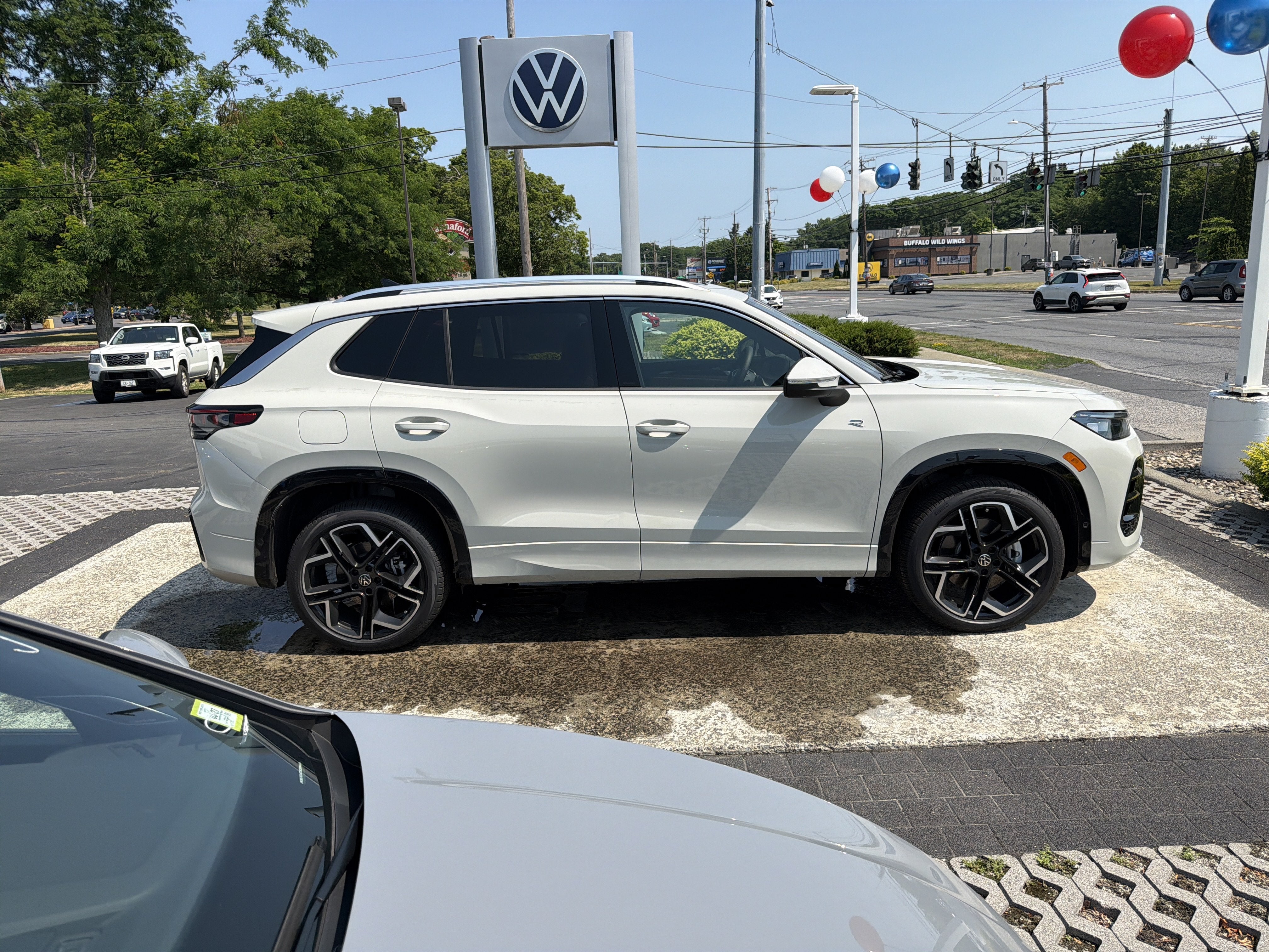 2026 Volkswagen Tiguan 2.0T SEL
