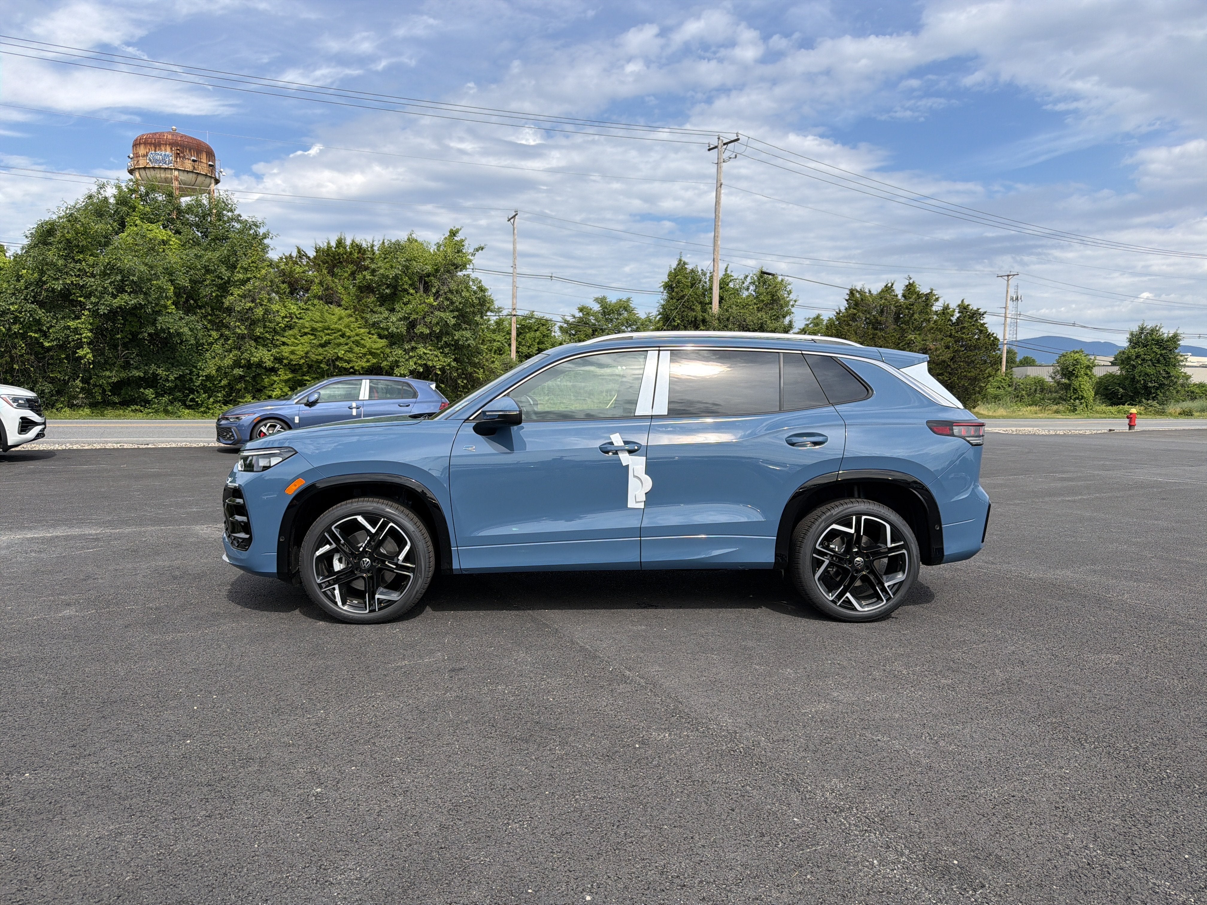 2026 Volkswagen Tiguan 2.0T SEL