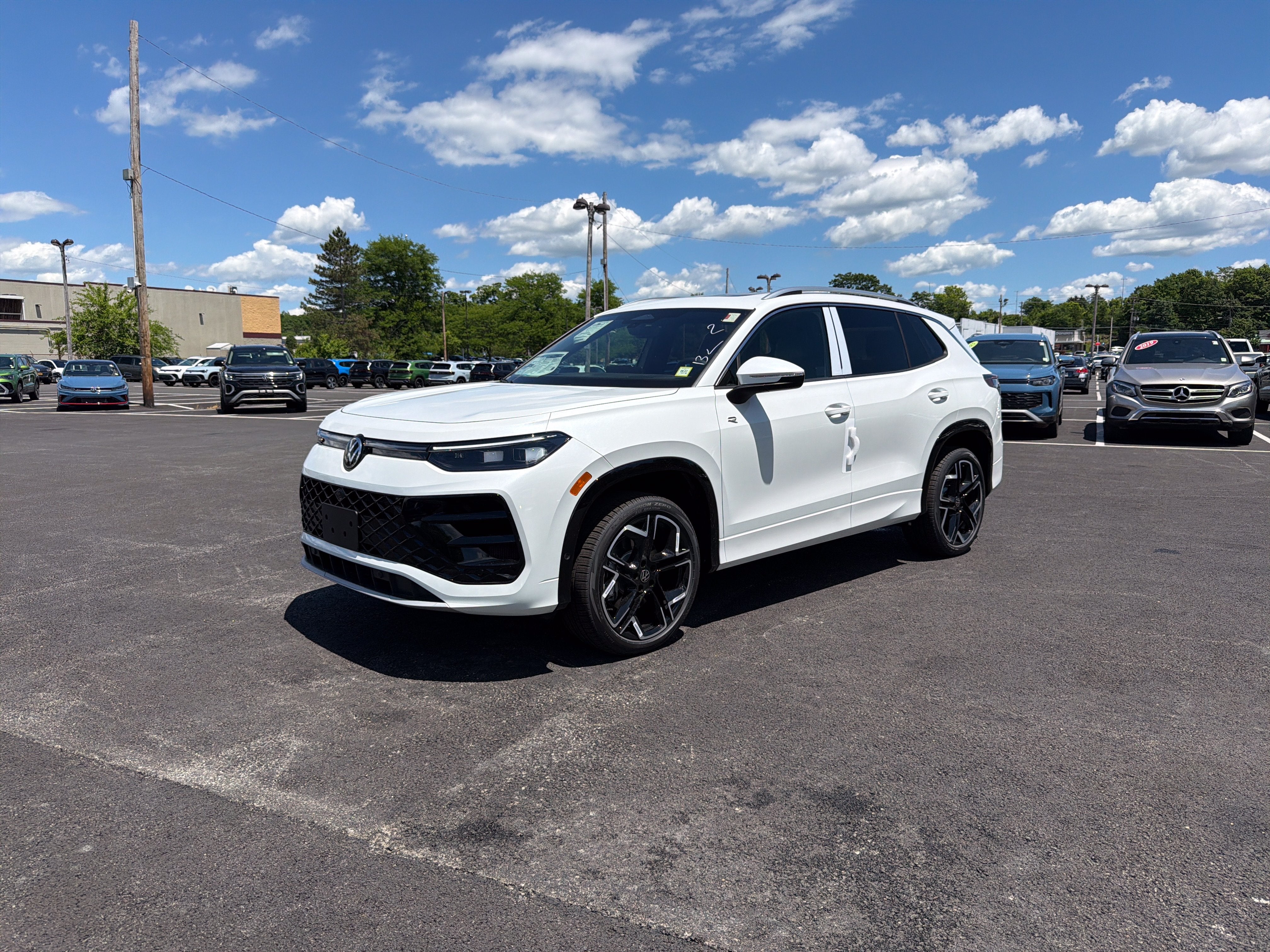 2026 Volkswagen Tiguan 2.0T SEL