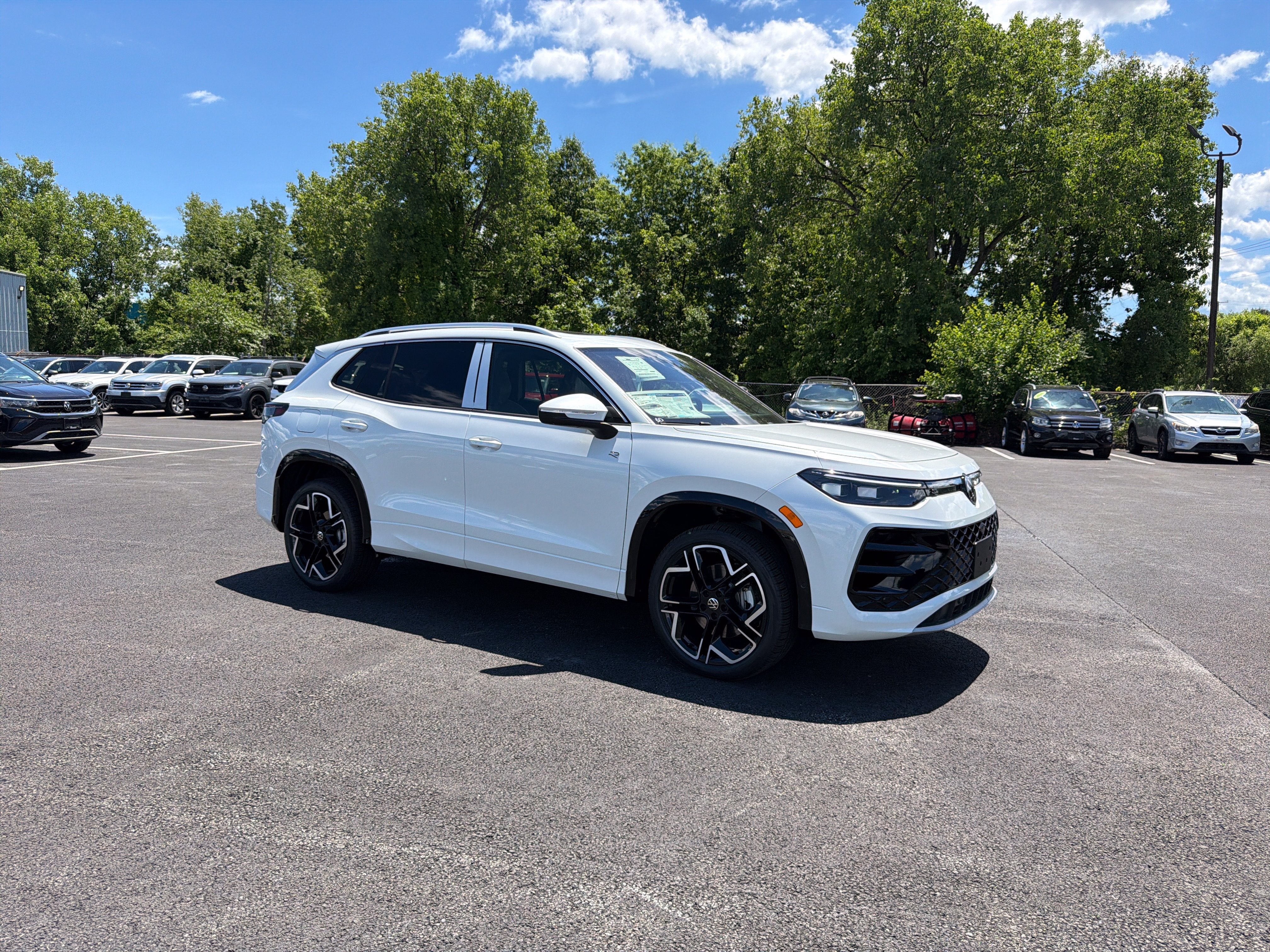 2026 Volkswagen Tiguan 2.0T SEL