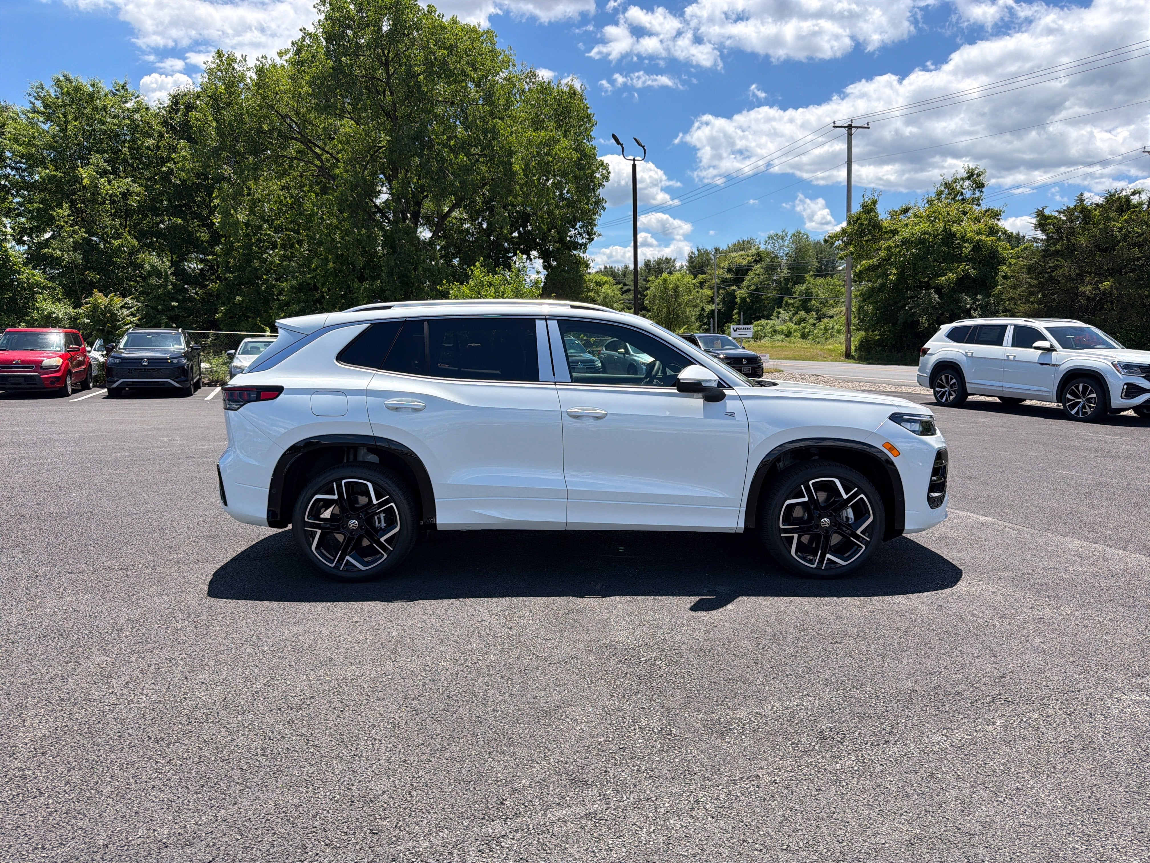 2026 Volkswagen Tiguan 2.0T SEL