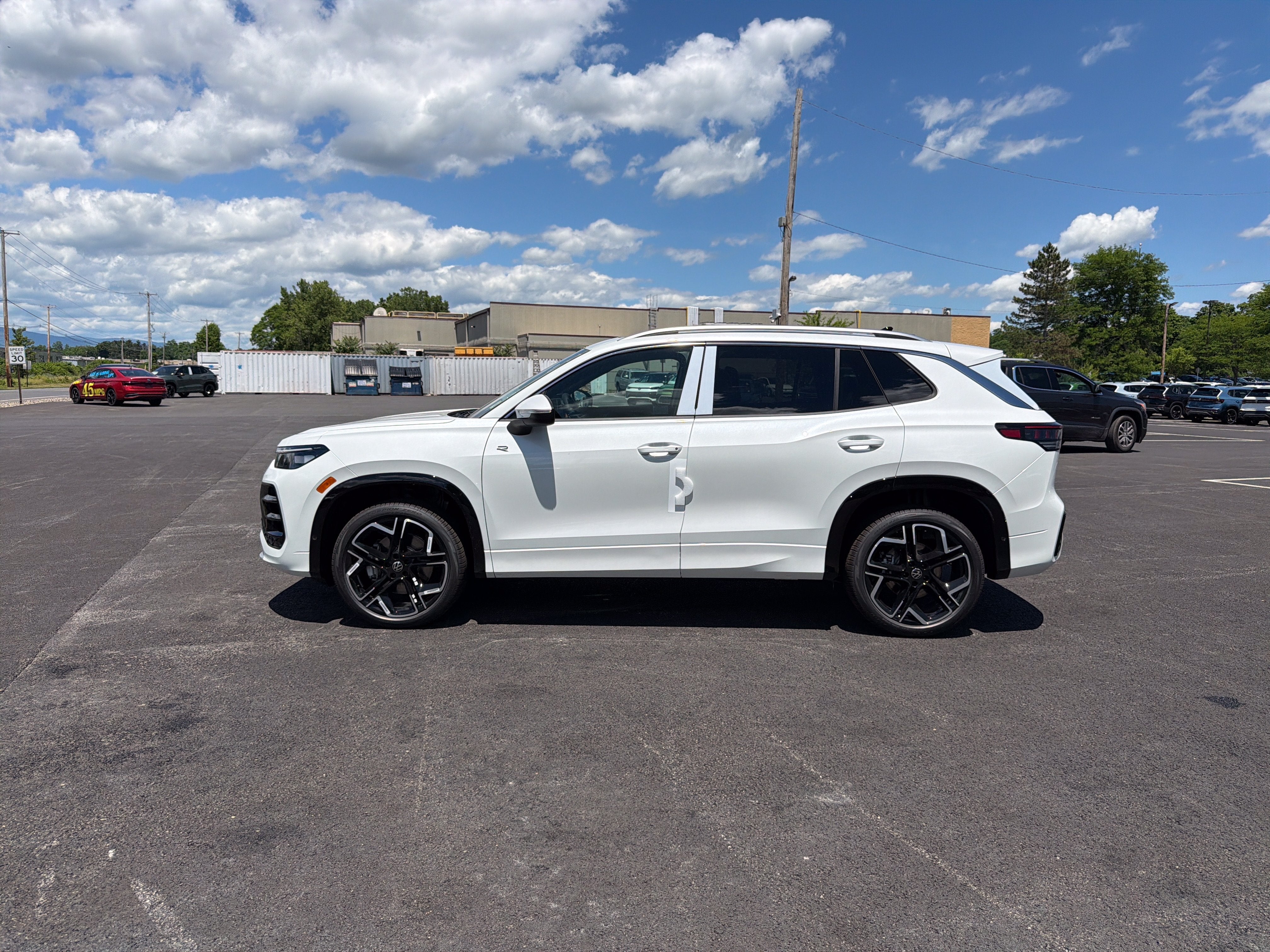 2026 Volkswagen Tiguan 2.0T SEL