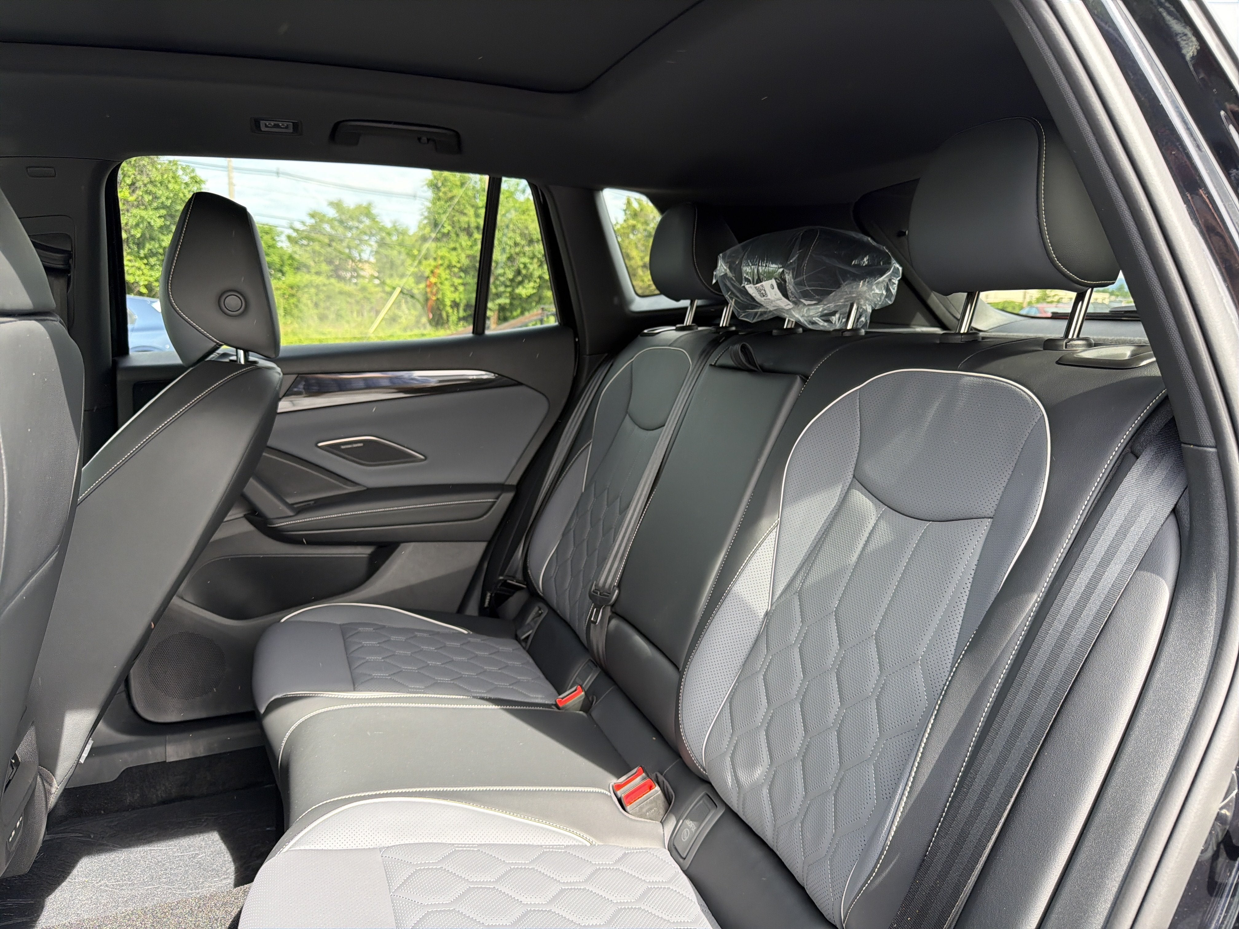 2026 Volkswagen Tiguan 2.0T SEL R-Line Turbo