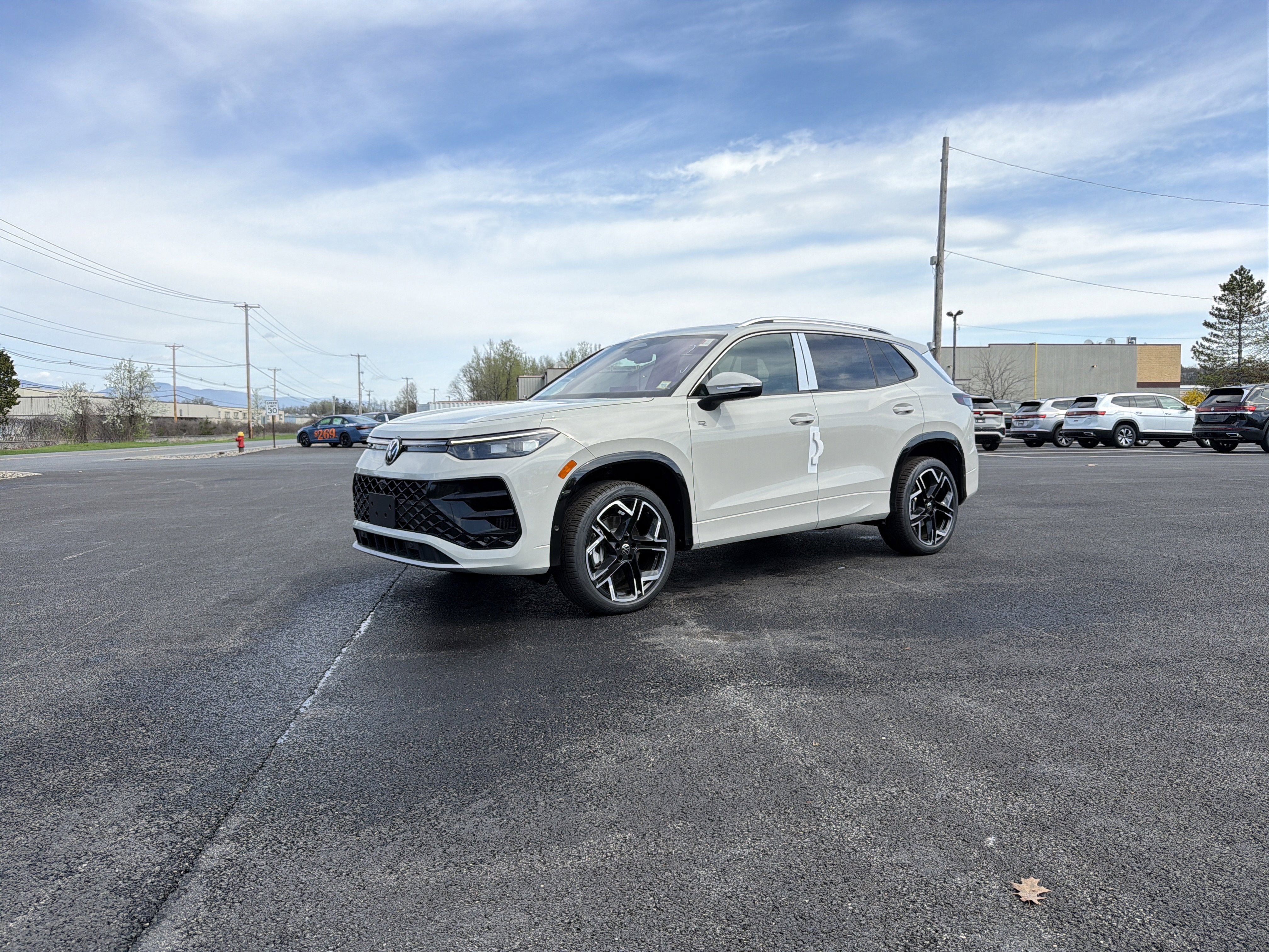 2026 Volkswagen Tiguan 2.0T SEL R-Line Turbo