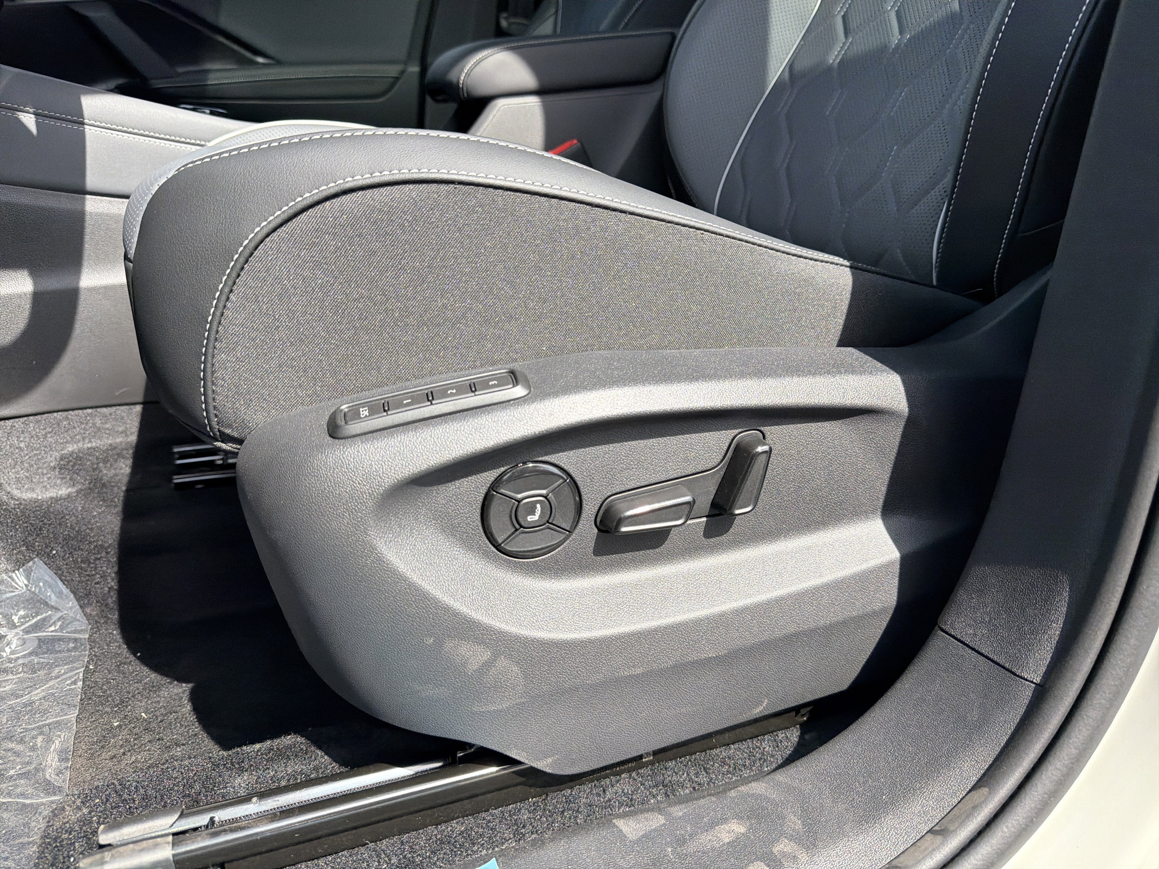 2026 Volkswagen Tiguan 2.0T SEL R-Line Turbo