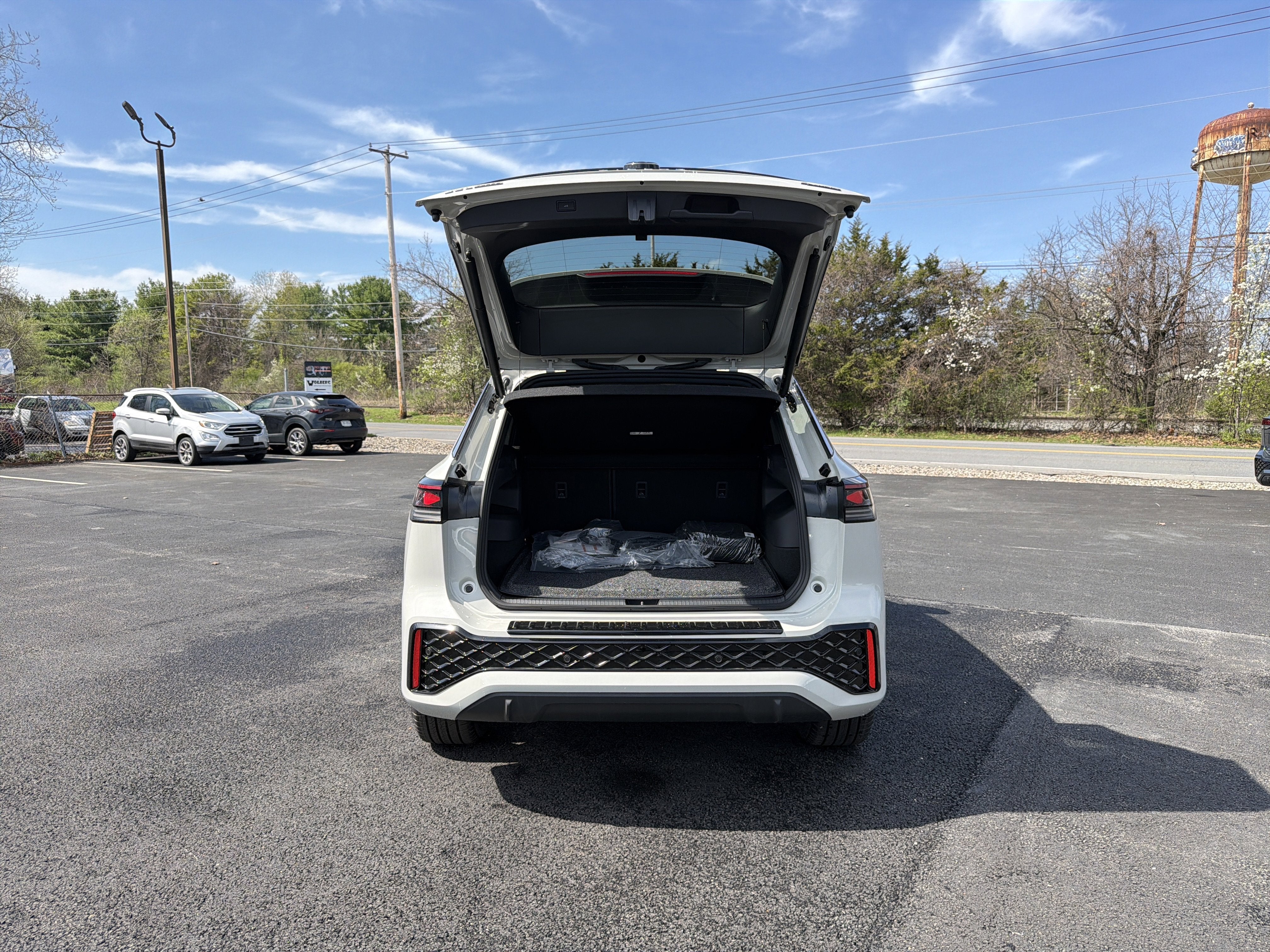 2026 Volkswagen Tiguan 2.0T SEL R-Line Turbo