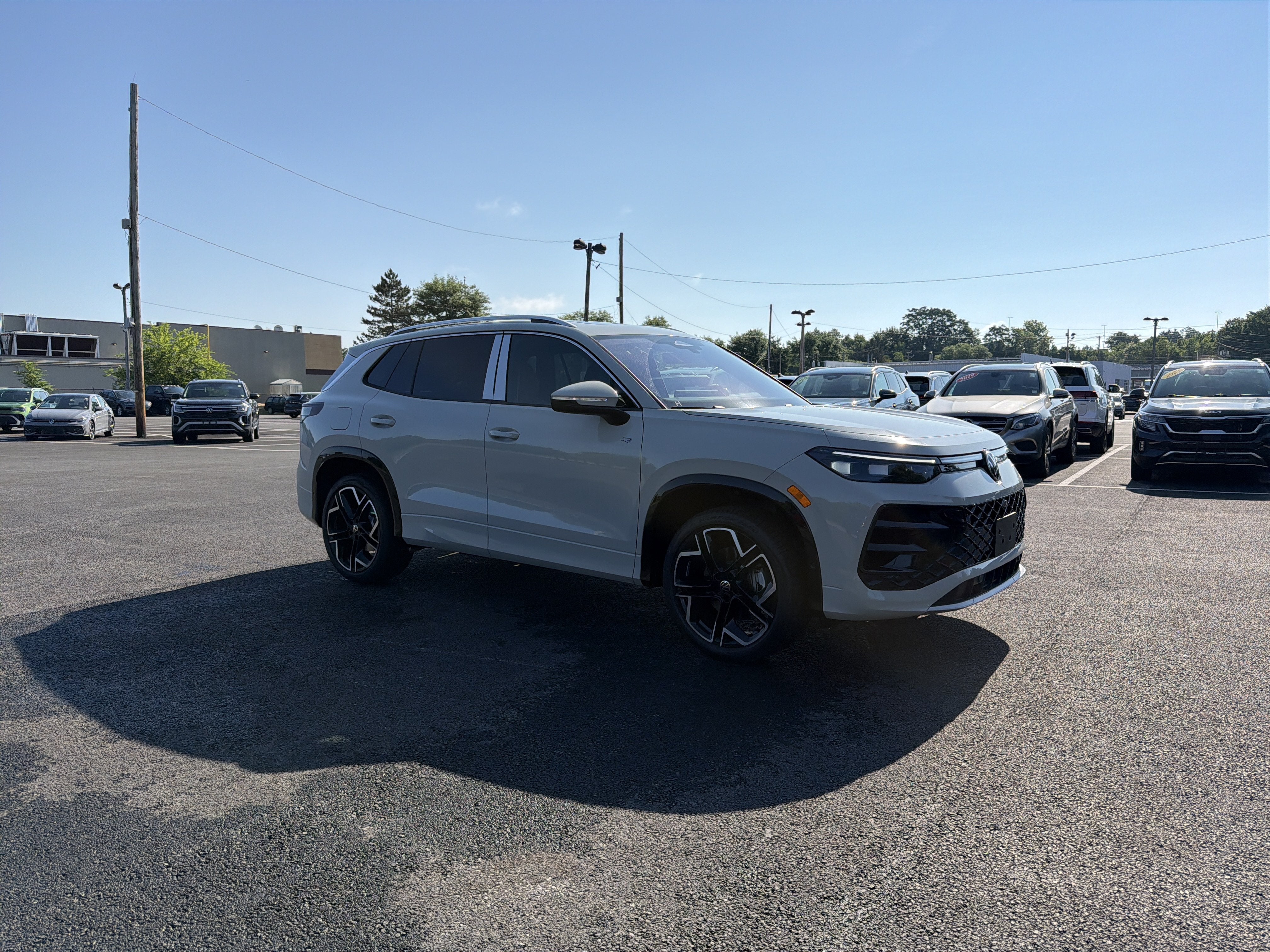 2026 Volkswagen Tiguan 2.0T SEL