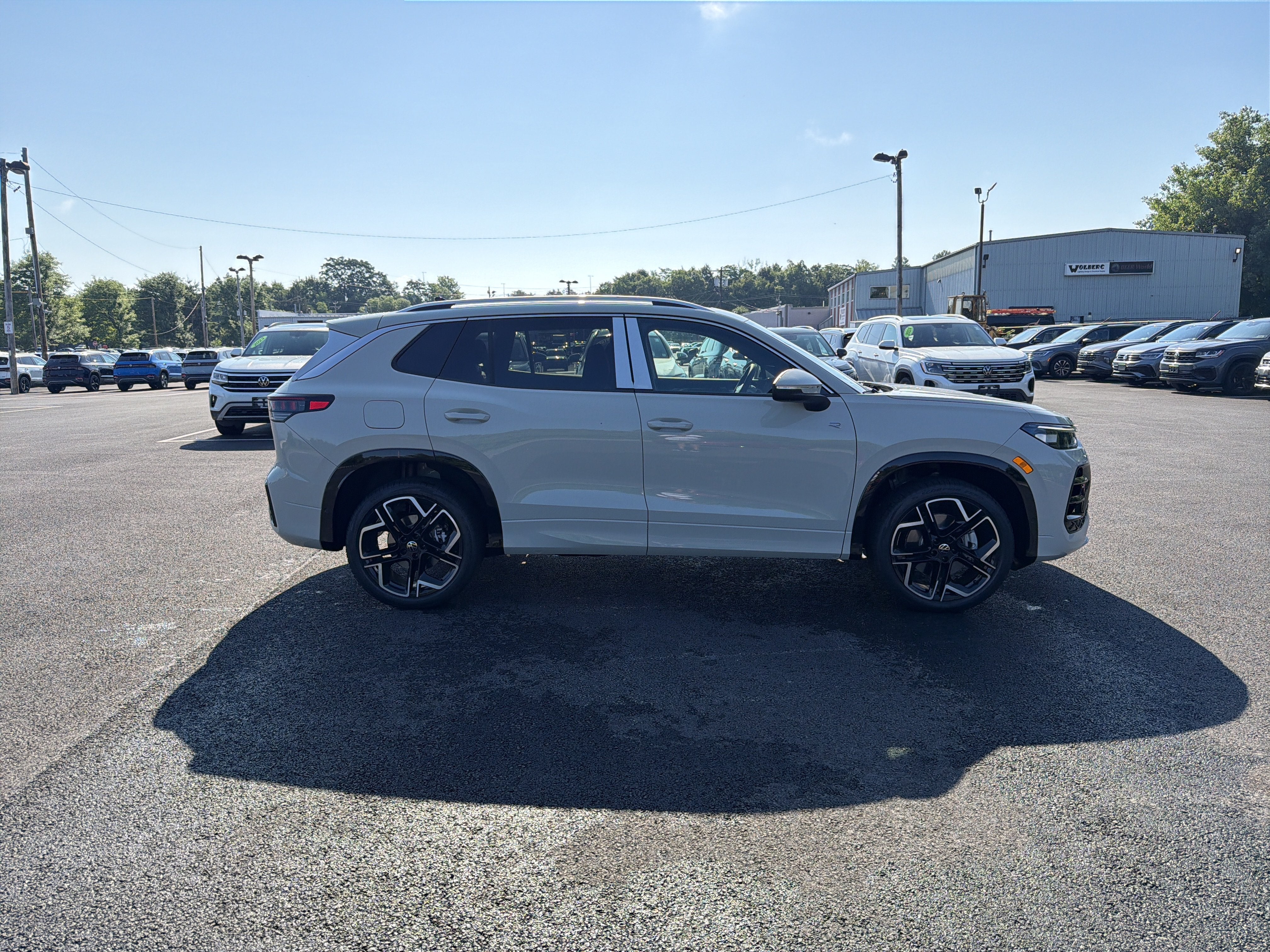 2026 Volkswagen Tiguan 2.0T SEL