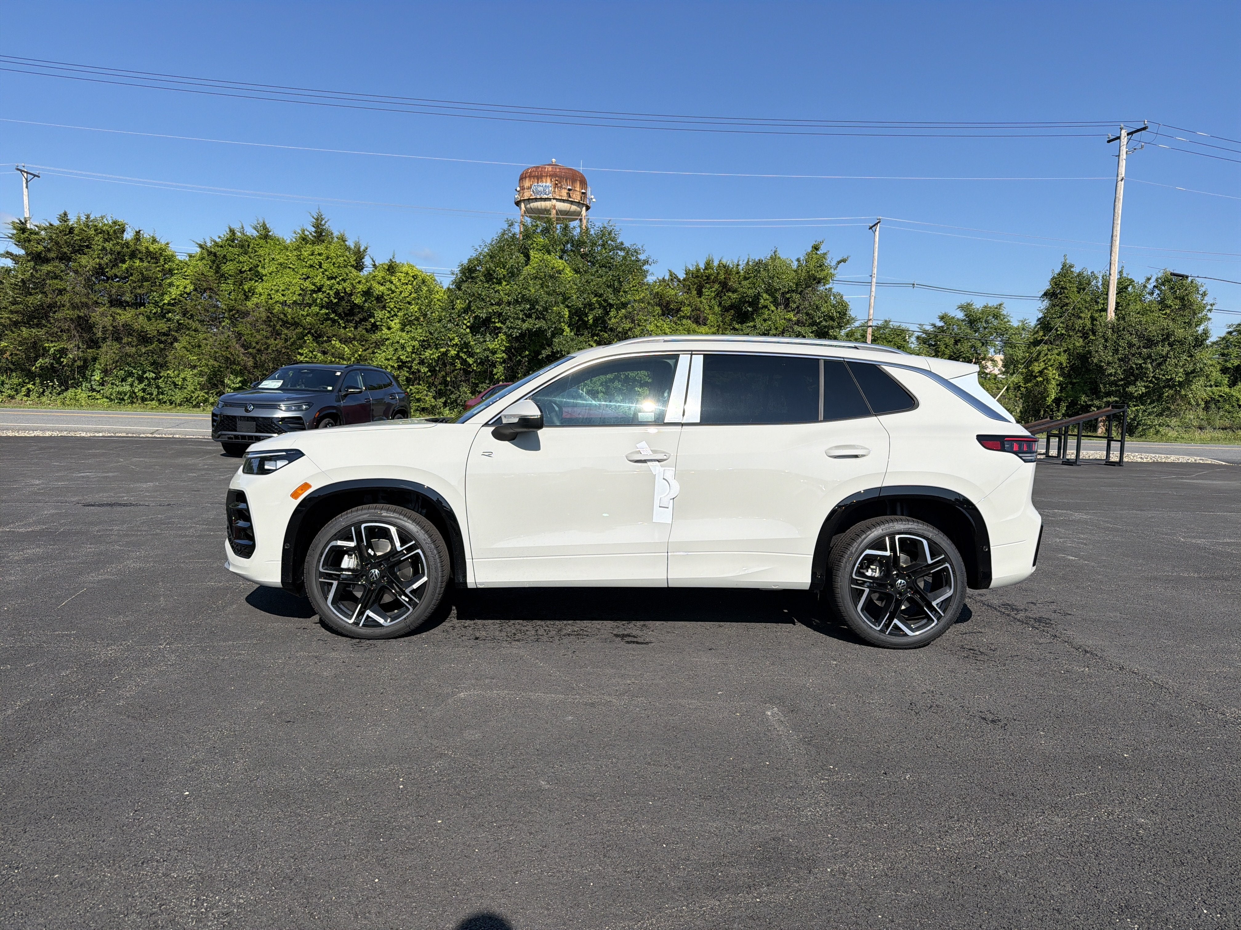 2026 Volkswagen Tiguan 2.0T SEL