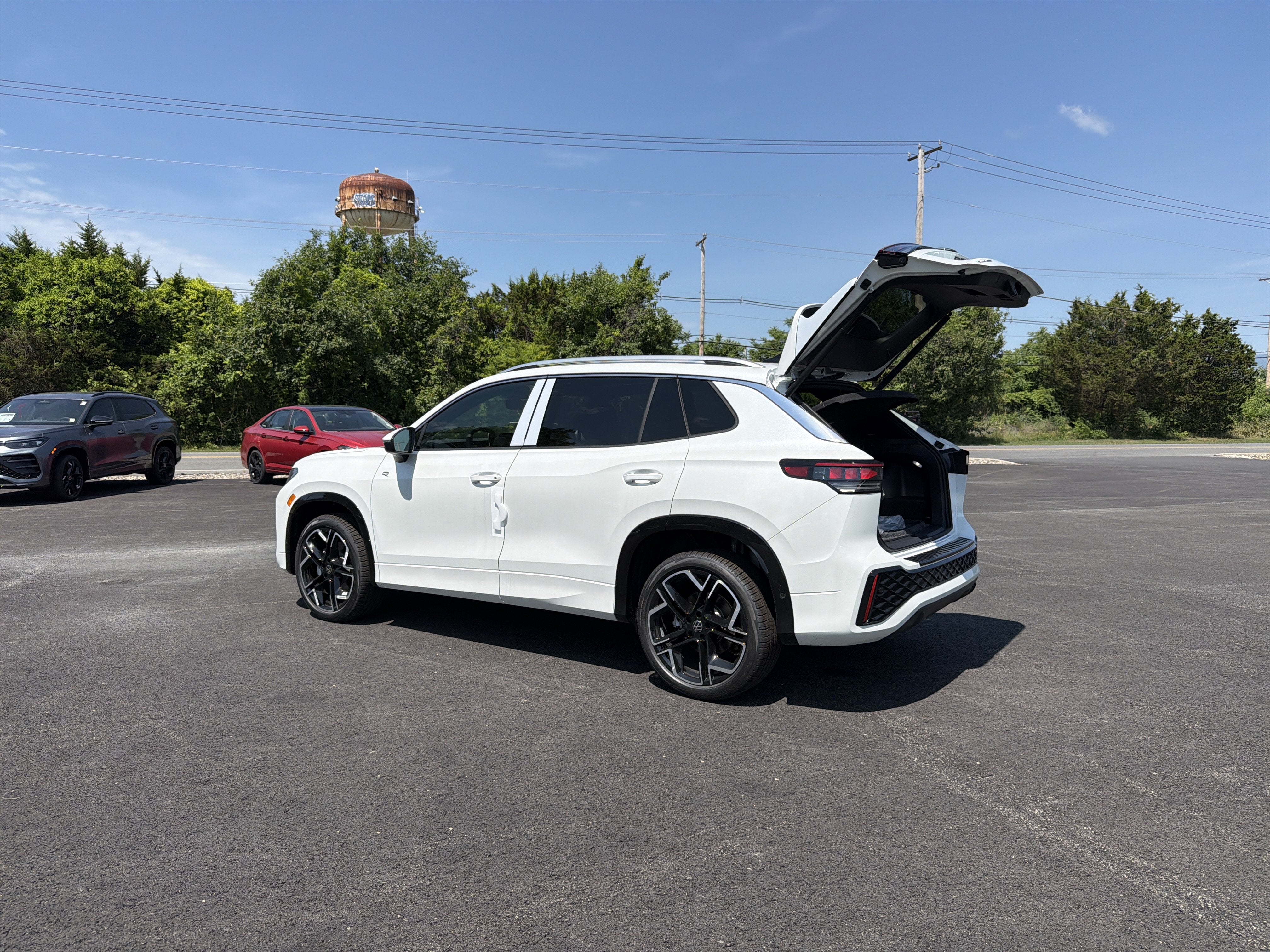 2026 Volkswagen Tiguan 2.0T SEL R-Line Turbo