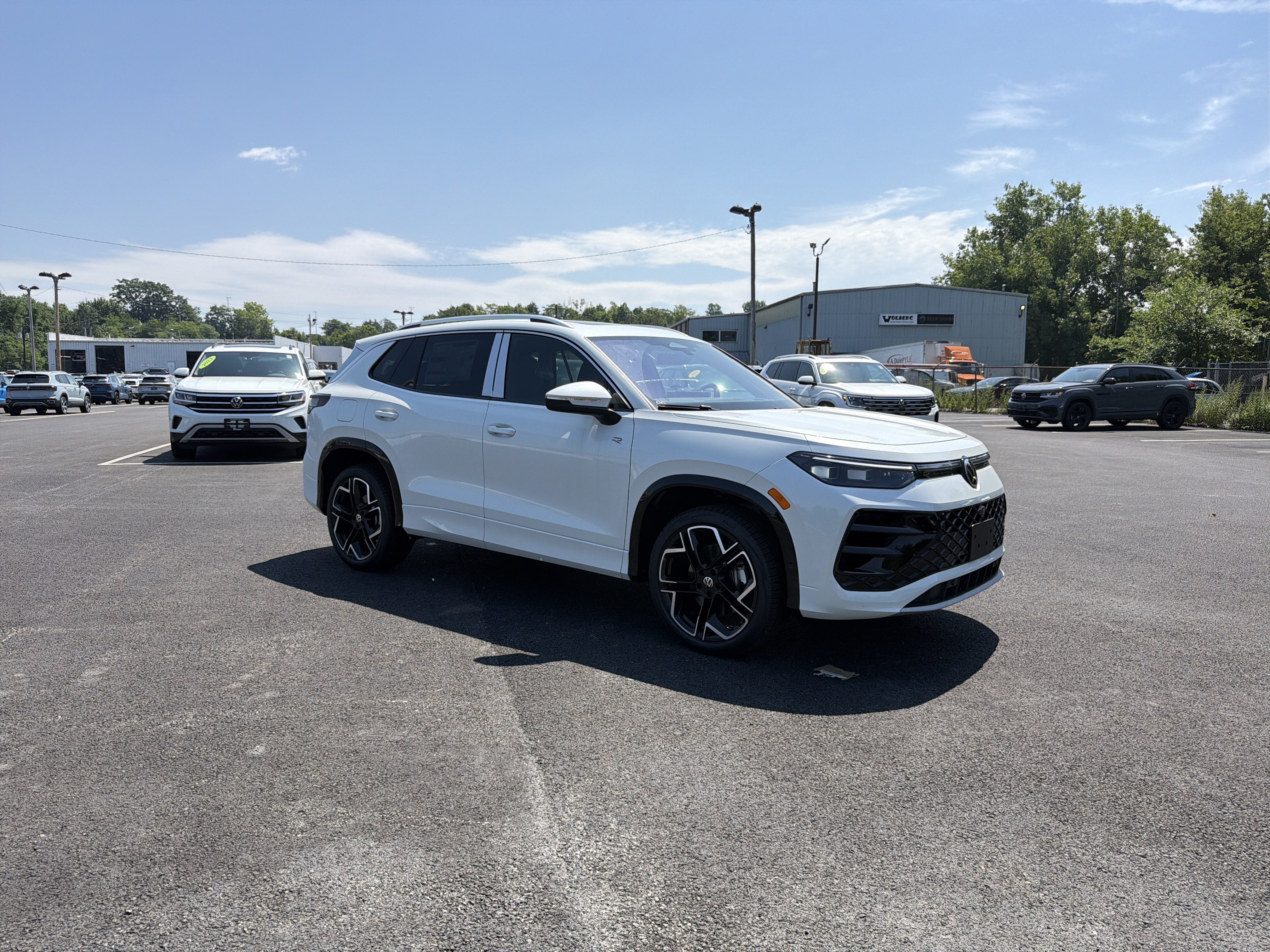 2026 Volkswagen Tiguan 2.0T SEL R-Line Turbo