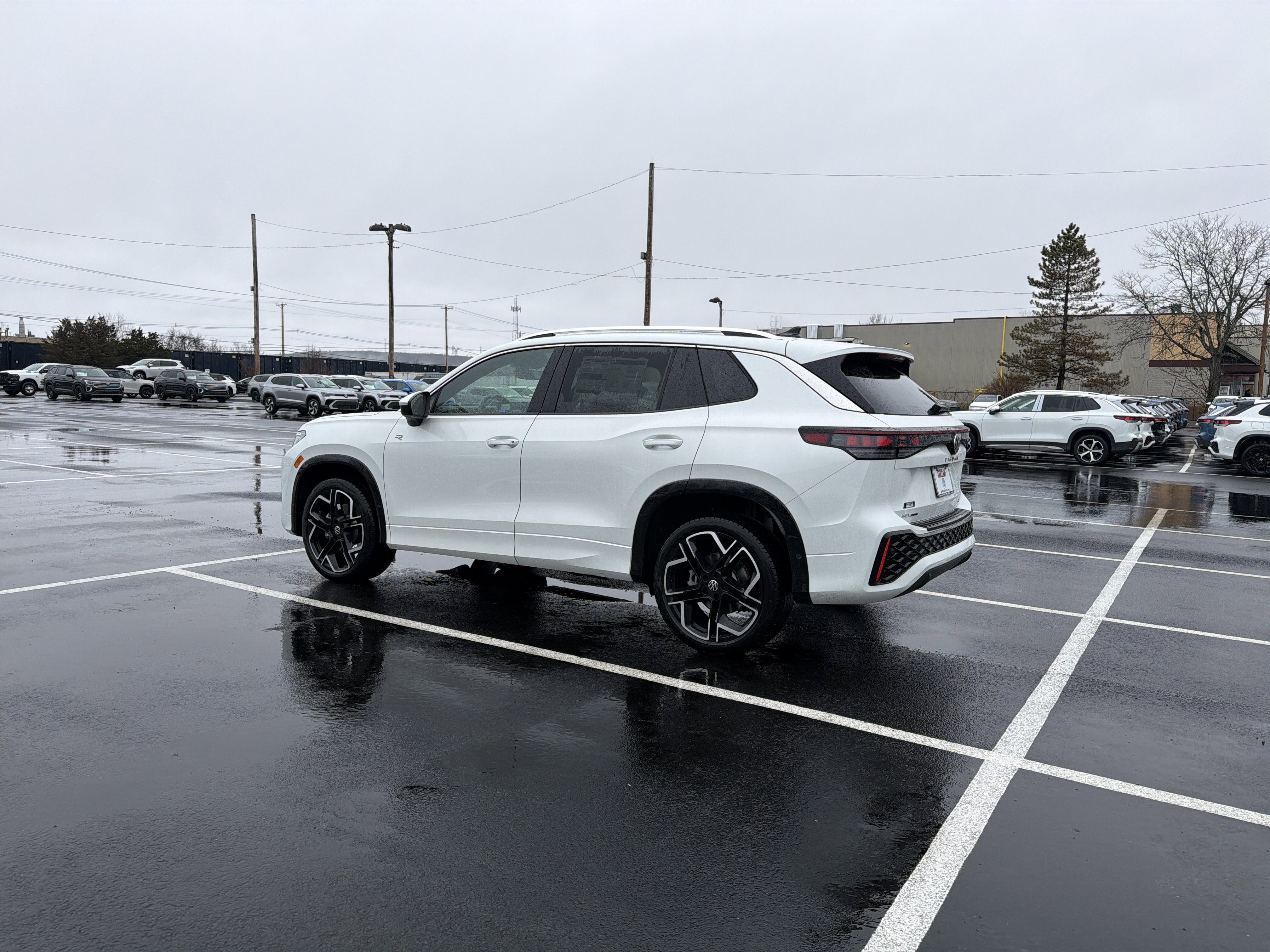 2026 Volkswagen Tiguan 2.0T SEL R-Line Turbo