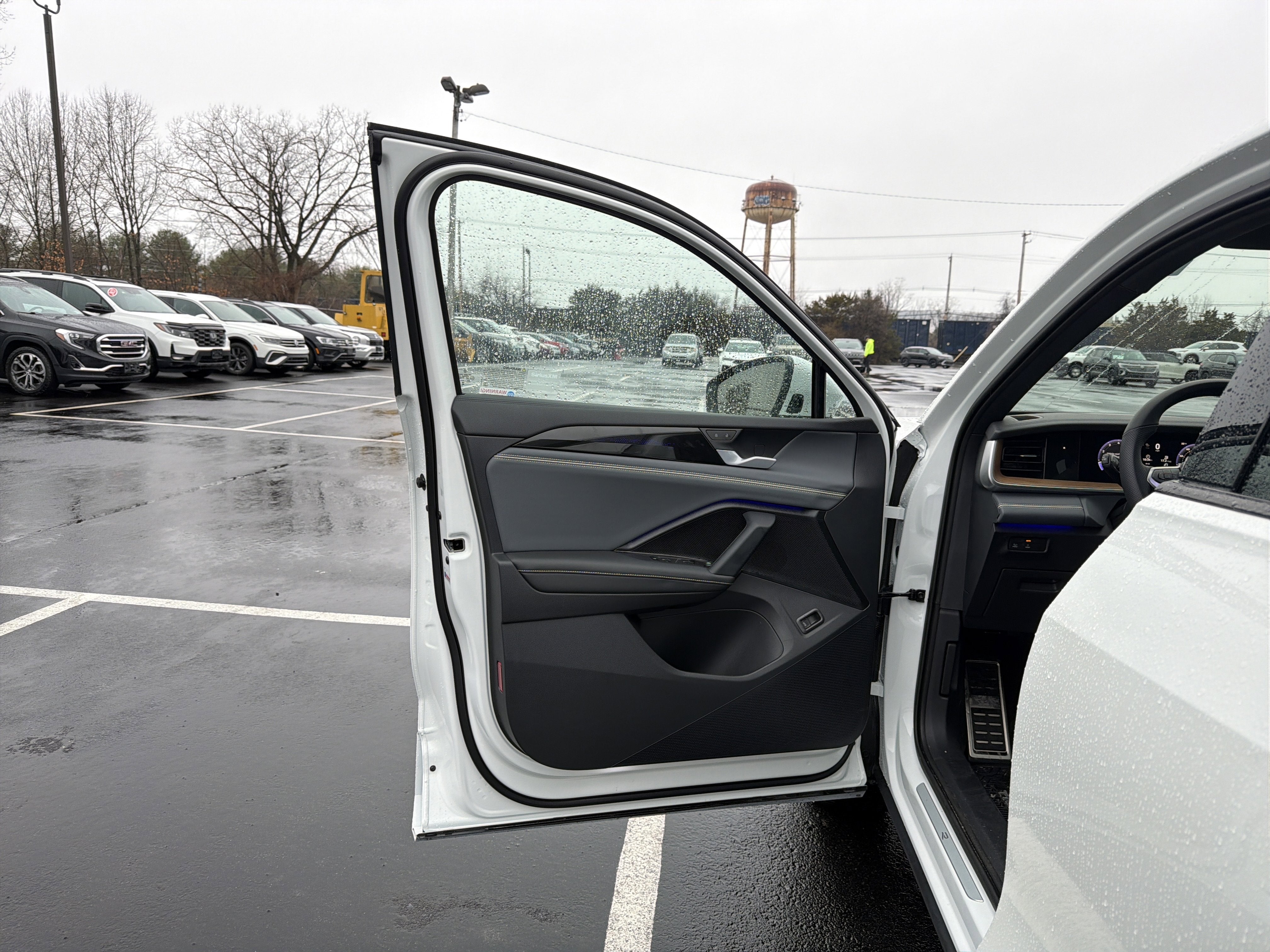 2026 Volkswagen Tiguan 2.0T SEL R-Line Turbo