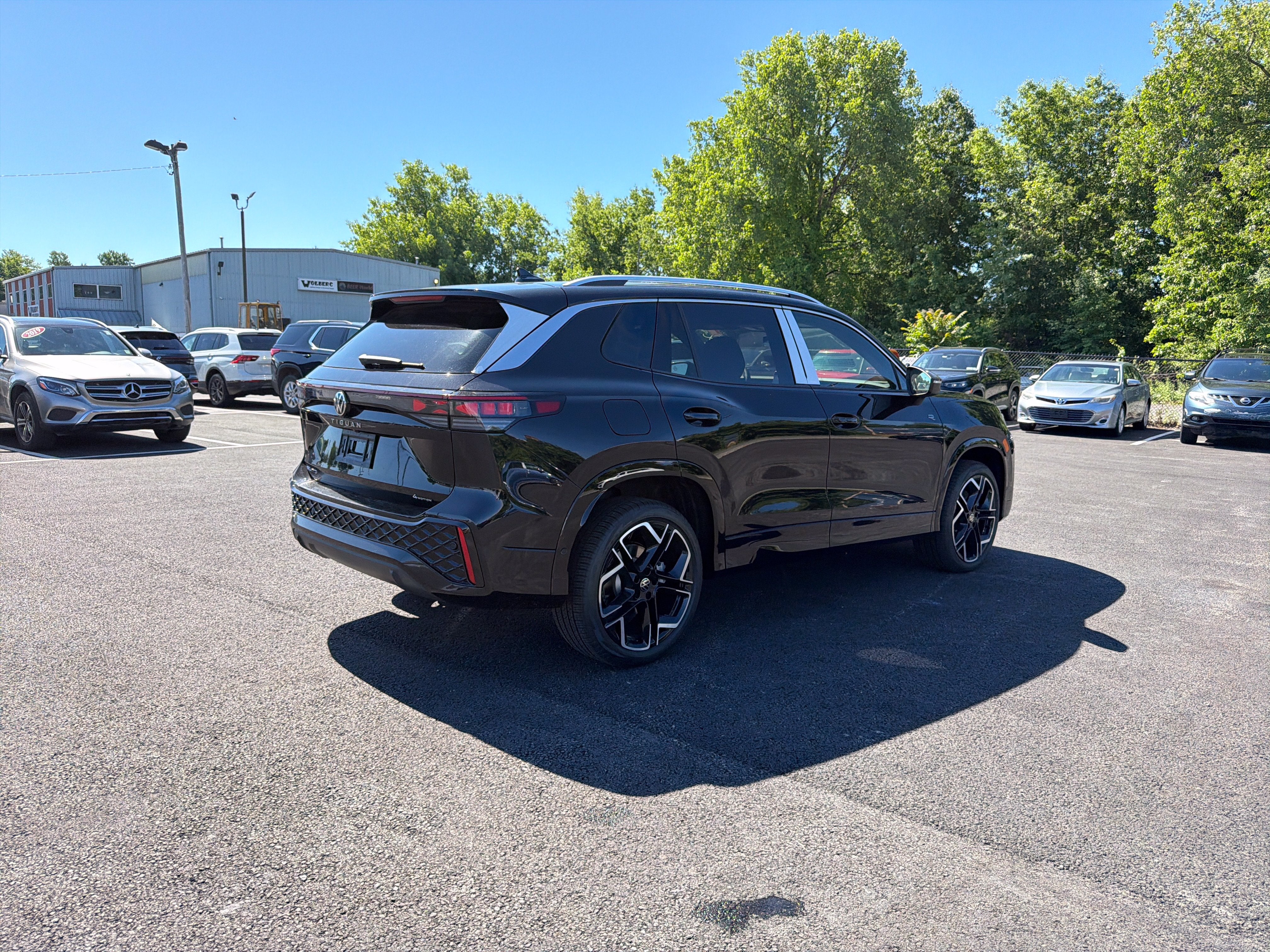 2026 Volkswagen Tiguan 2.0T SEL