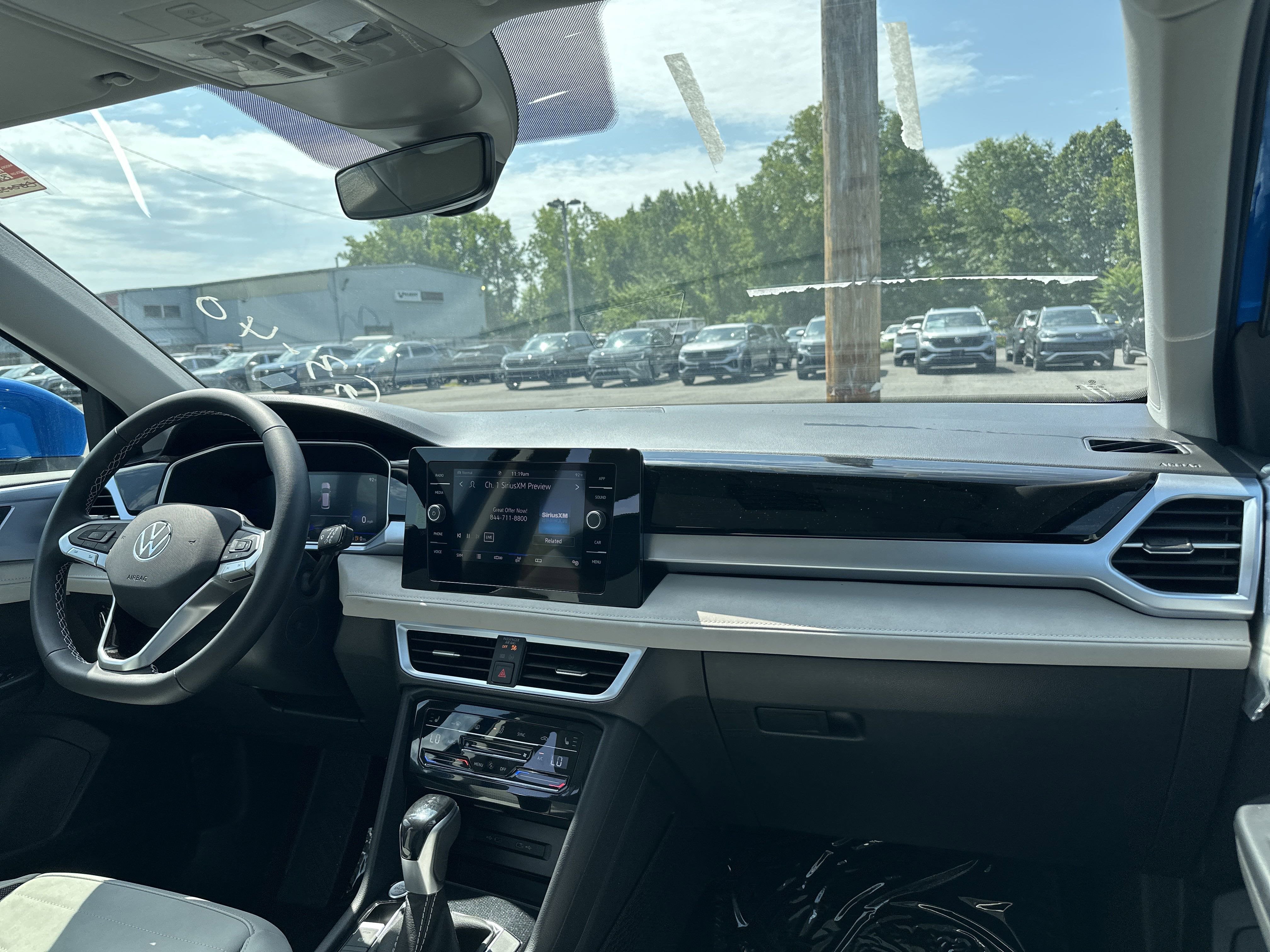 2025 Volkswagen Taos 1.5T SE