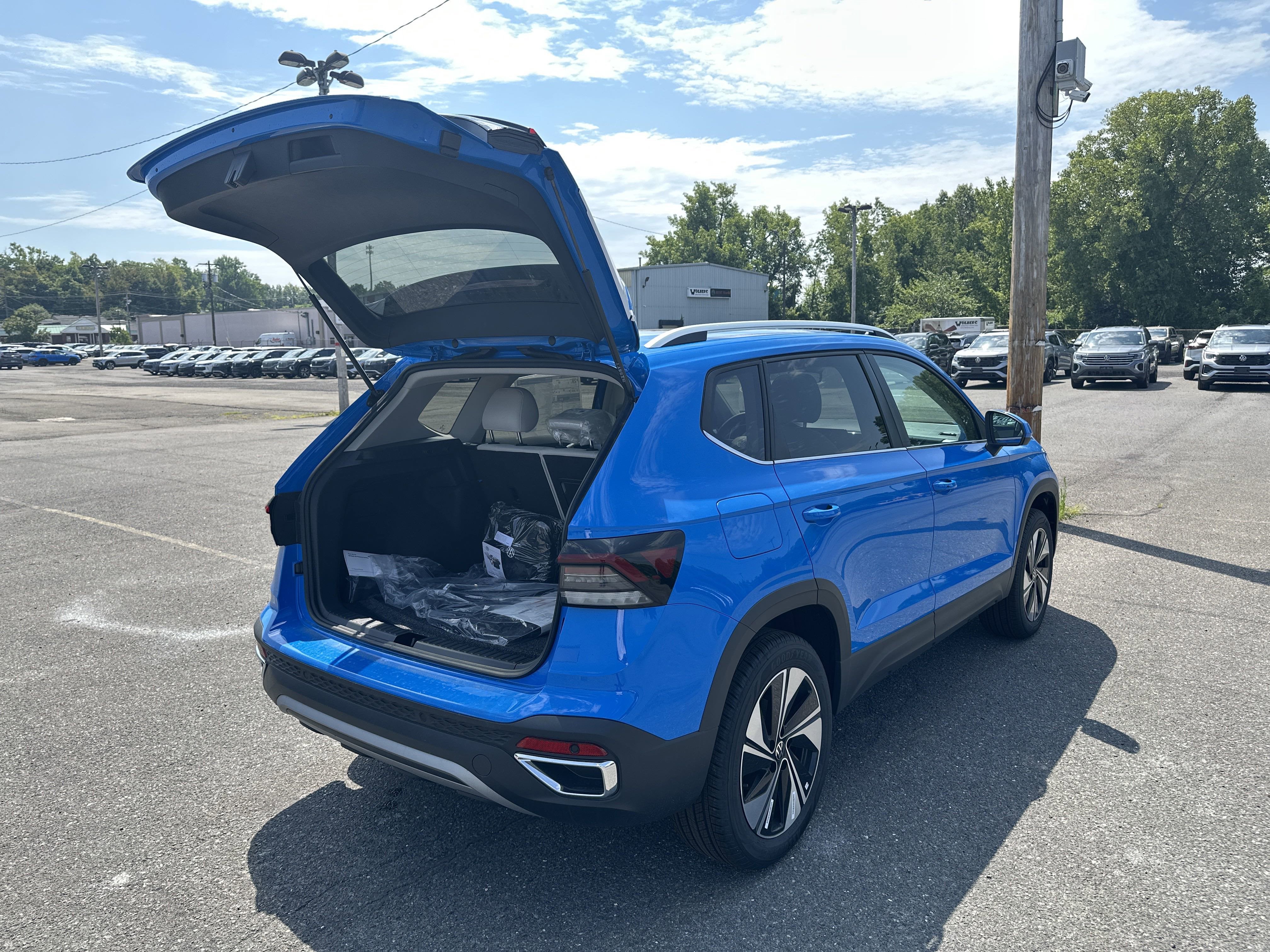 2025 Volkswagen Taos 1.5T SE