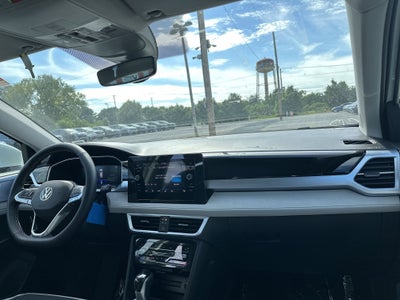 2025 Volkswagen Taos 1.5T SE