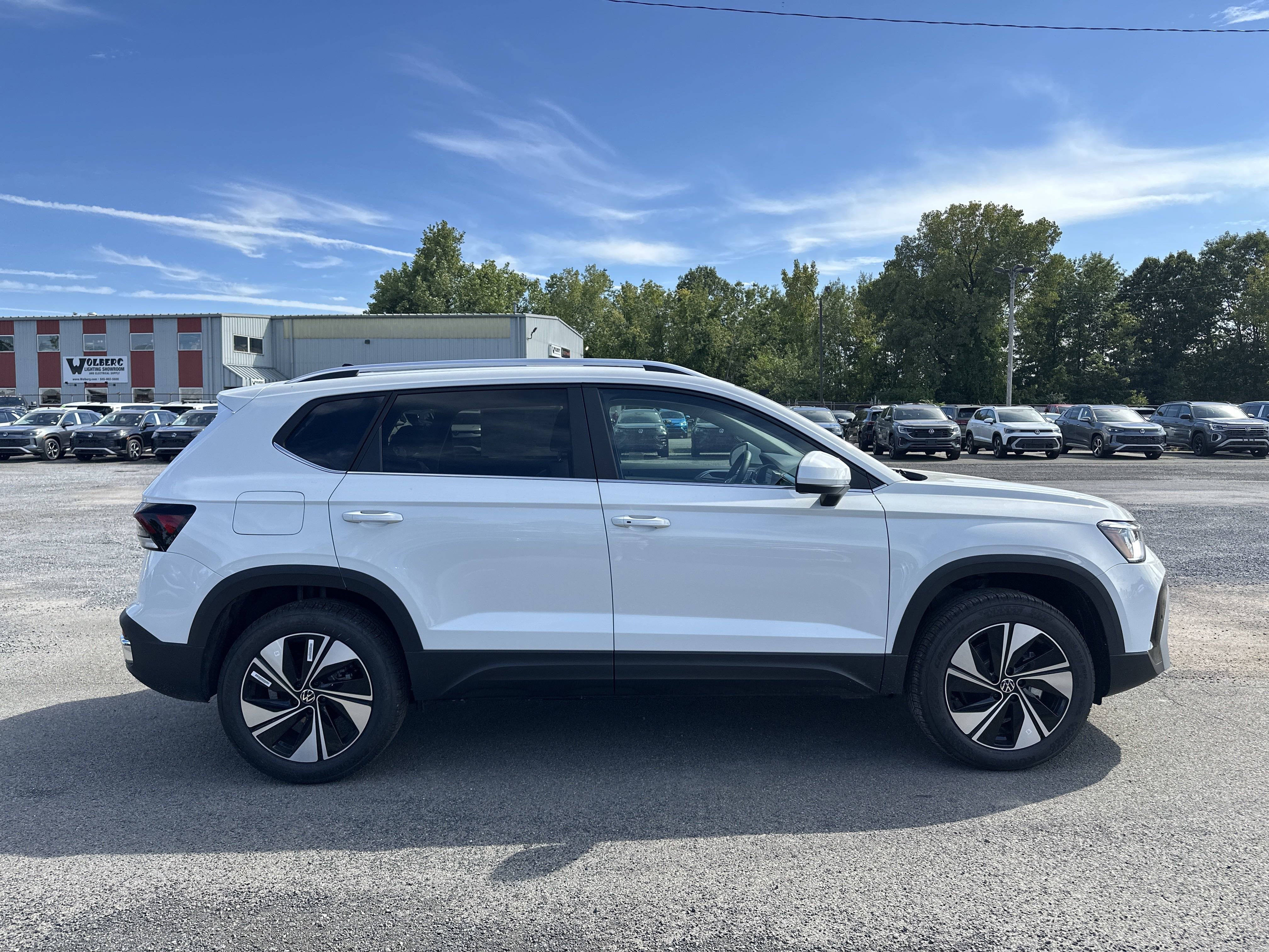 2025 Volkswagen Taos 1.5T SE