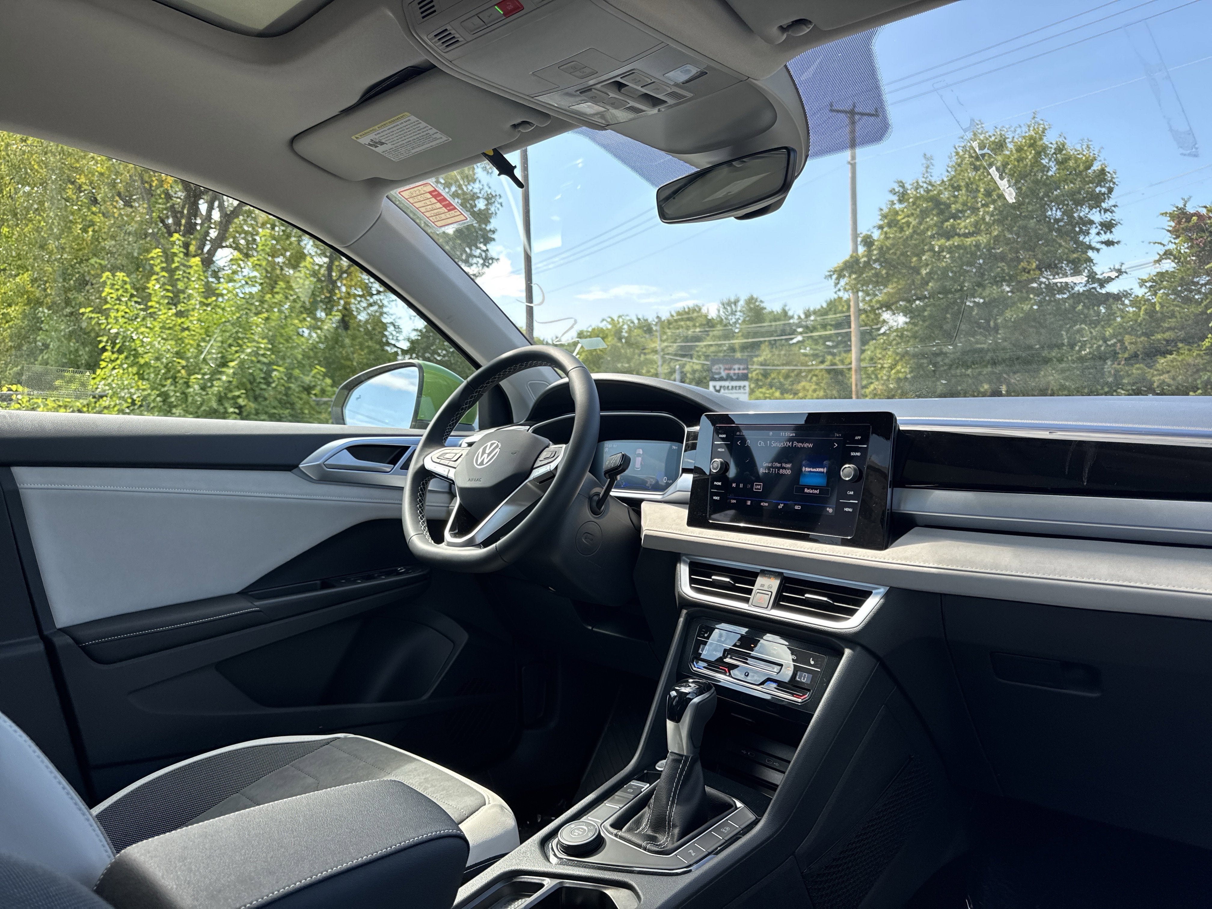 2025 Volkswagen Taos 1.5T SE