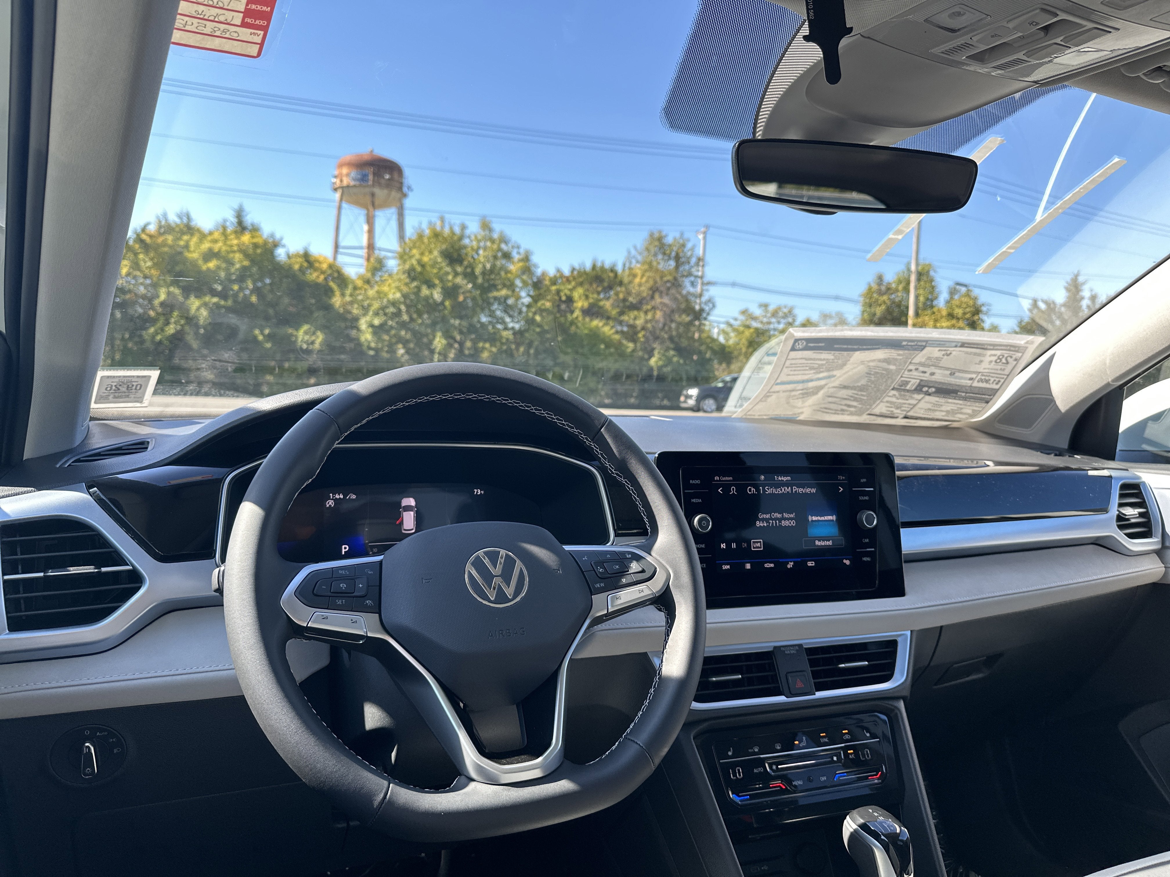 2025 Volkswagen Taos 1.5T SE