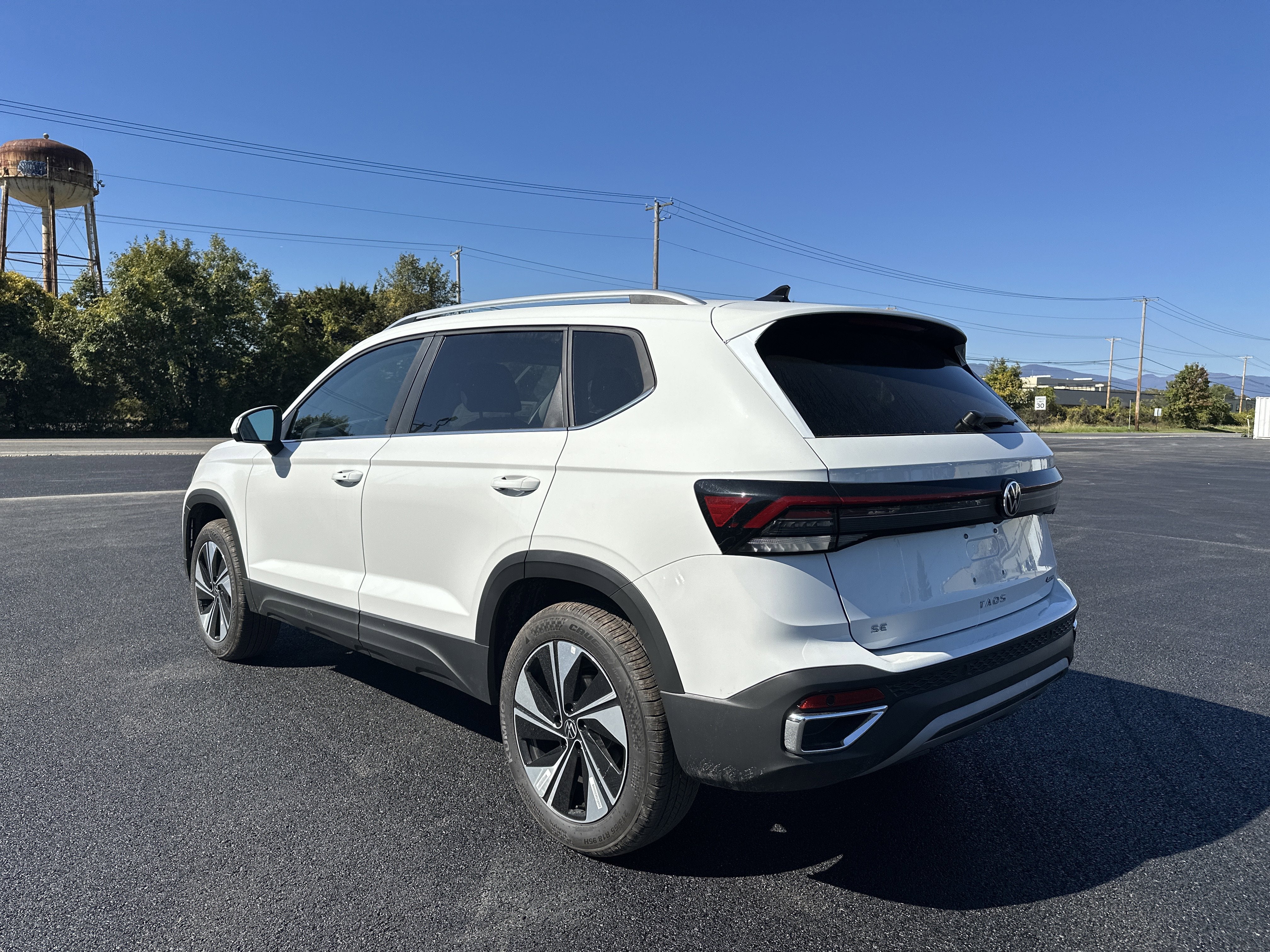 2025 Volkswagen Taos 1.5T SE