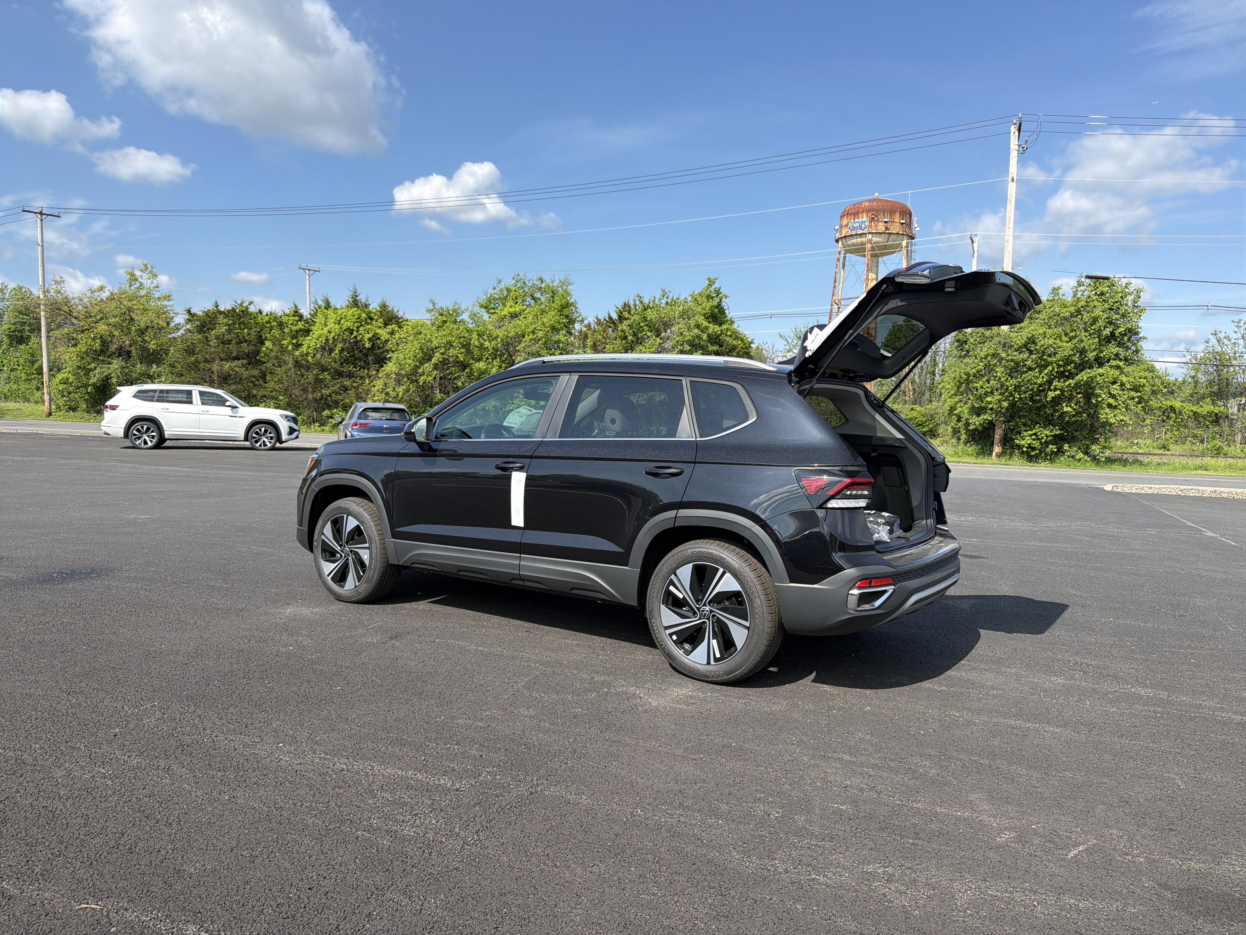 2026 Volkswagen Taos SE AWD