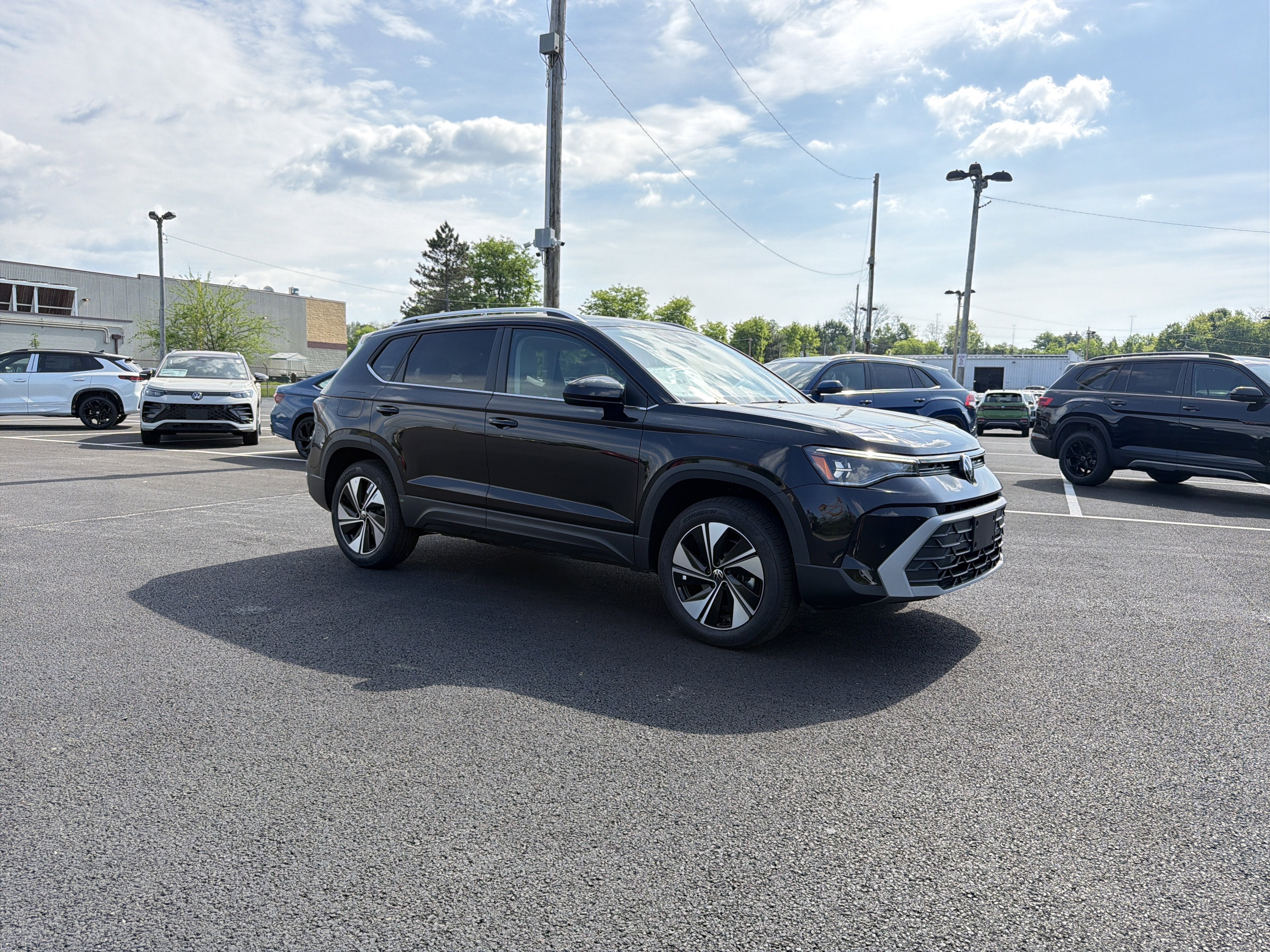 2026 Volkswagen Taos SE AWD