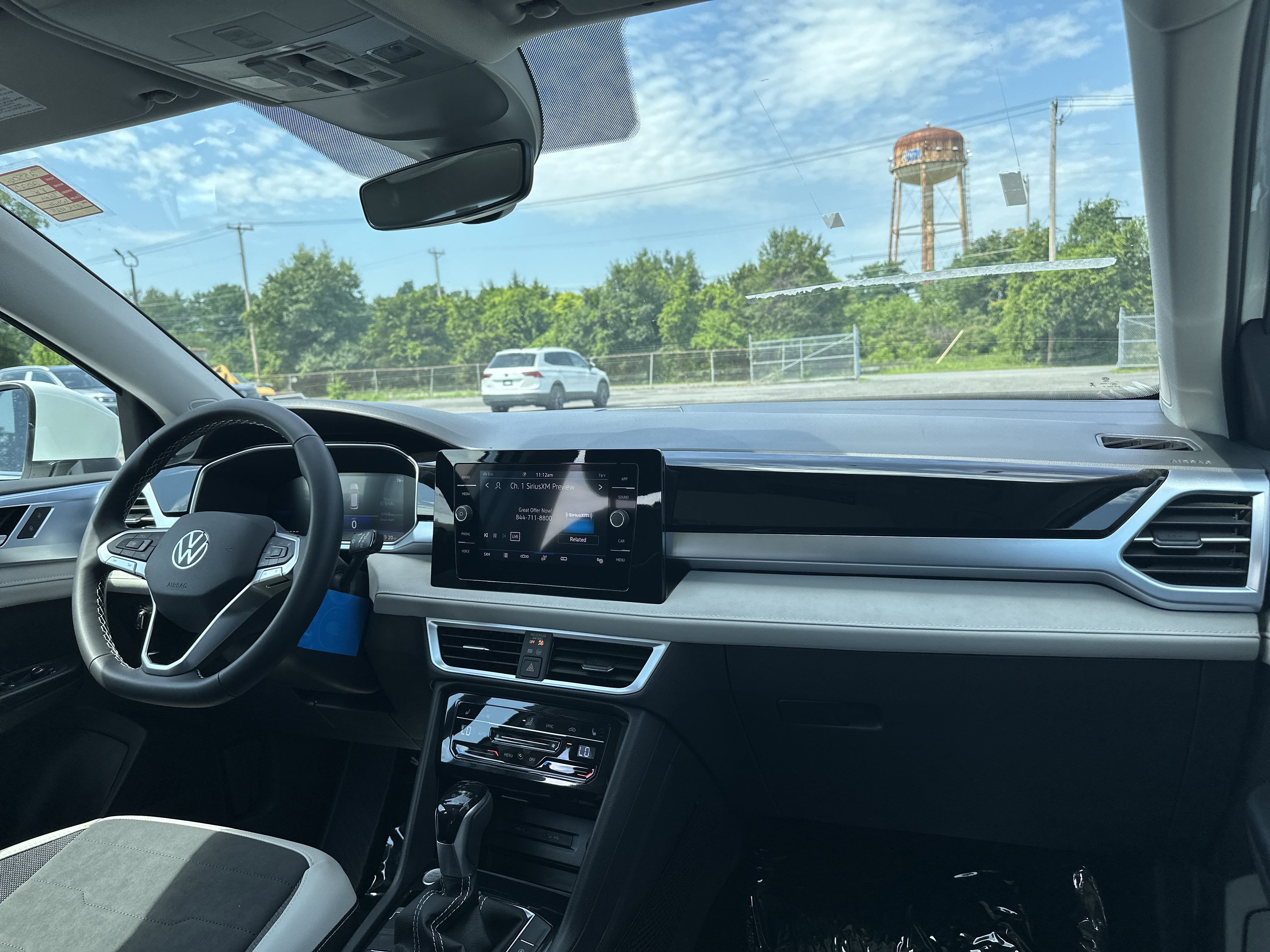 2025 Volkswagen Taos 1.5T SE