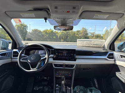 2025 Volkswagen Taos 1.5T SE