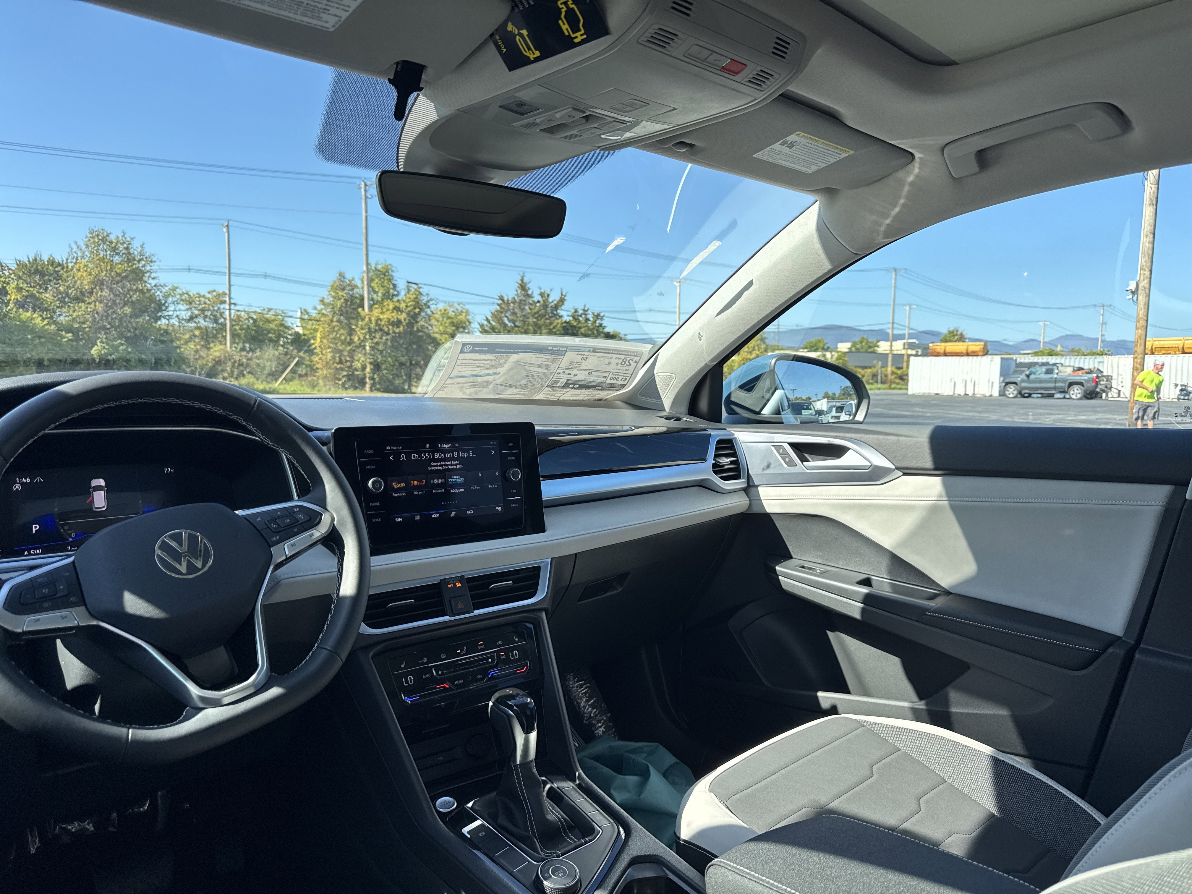 2025 Volkswagen Taos 1.5T SE