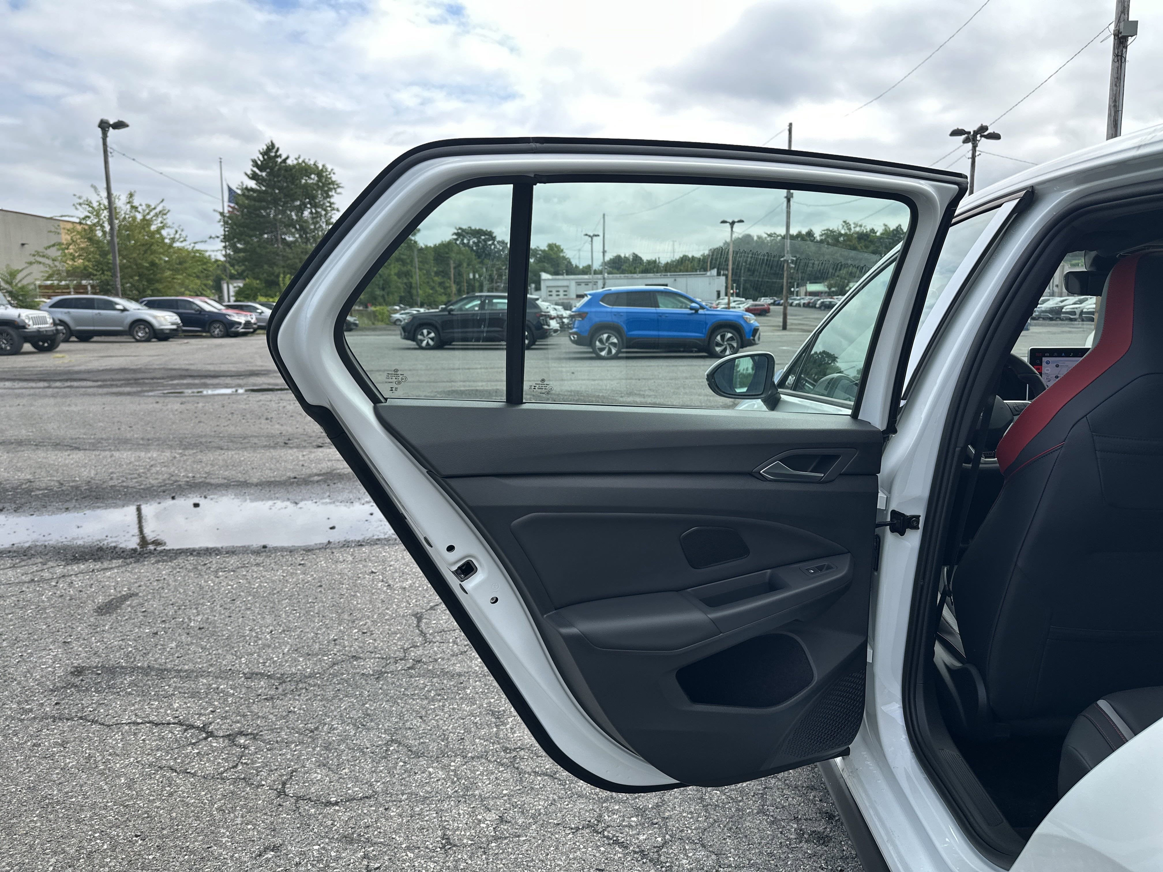 2025 Volkswagen Golf GTI 2.0T SE