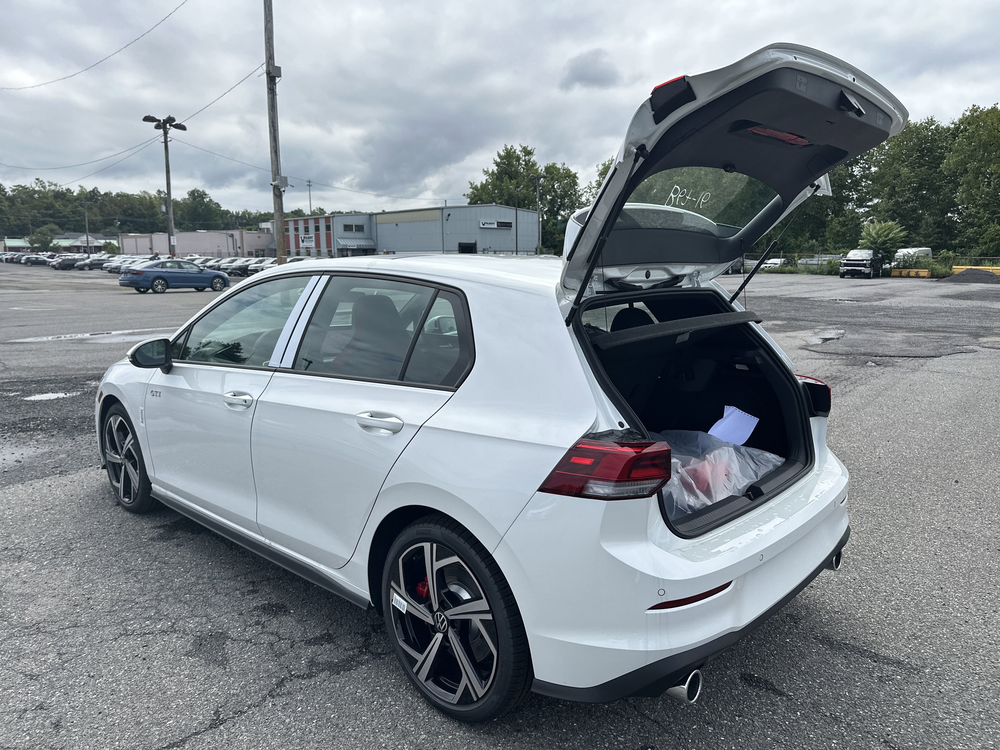 2025 Volkswagen Golf GTI 2.0T SE