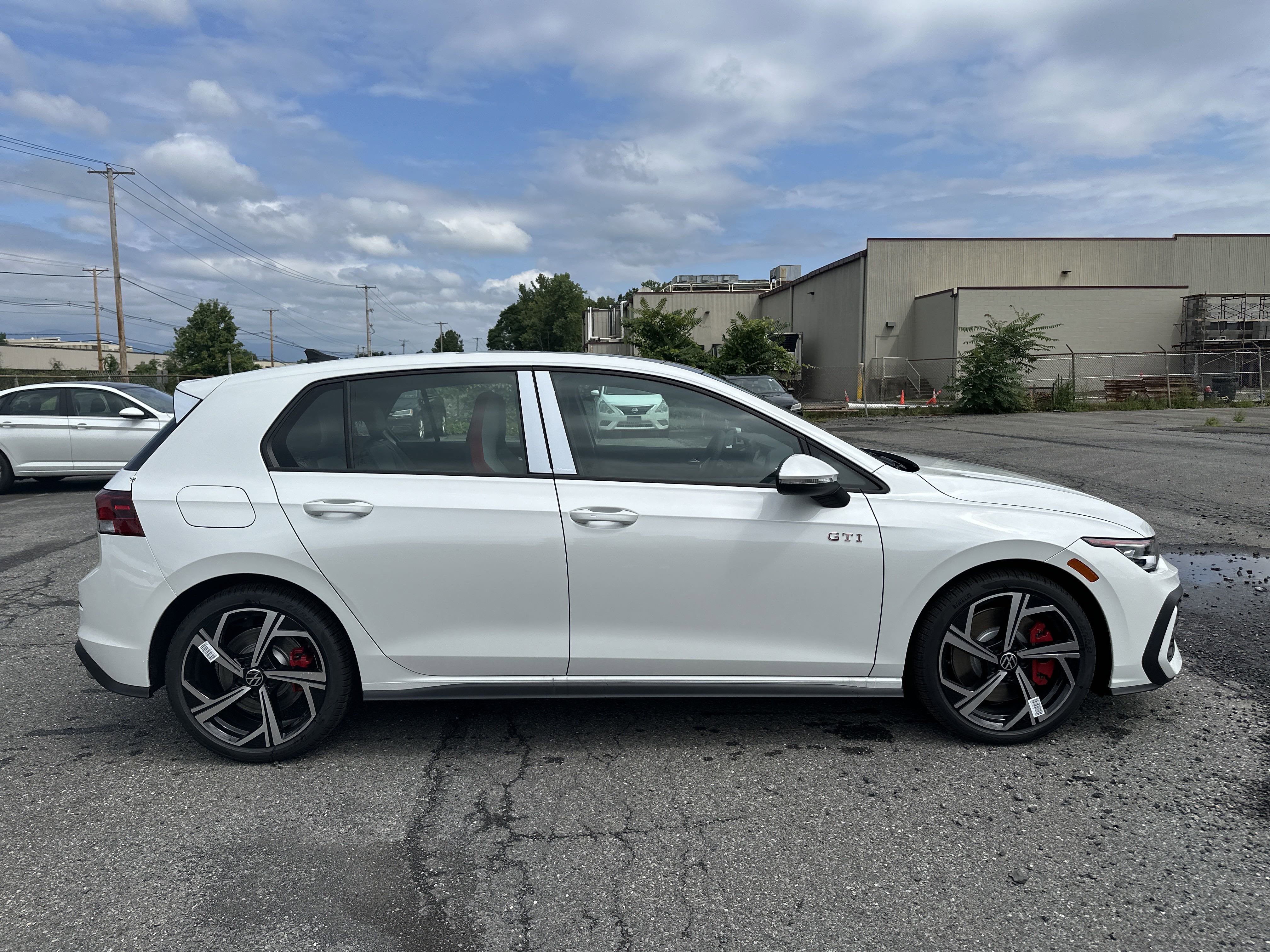 2025 Volkswagen Golf GTI 2.0T SE